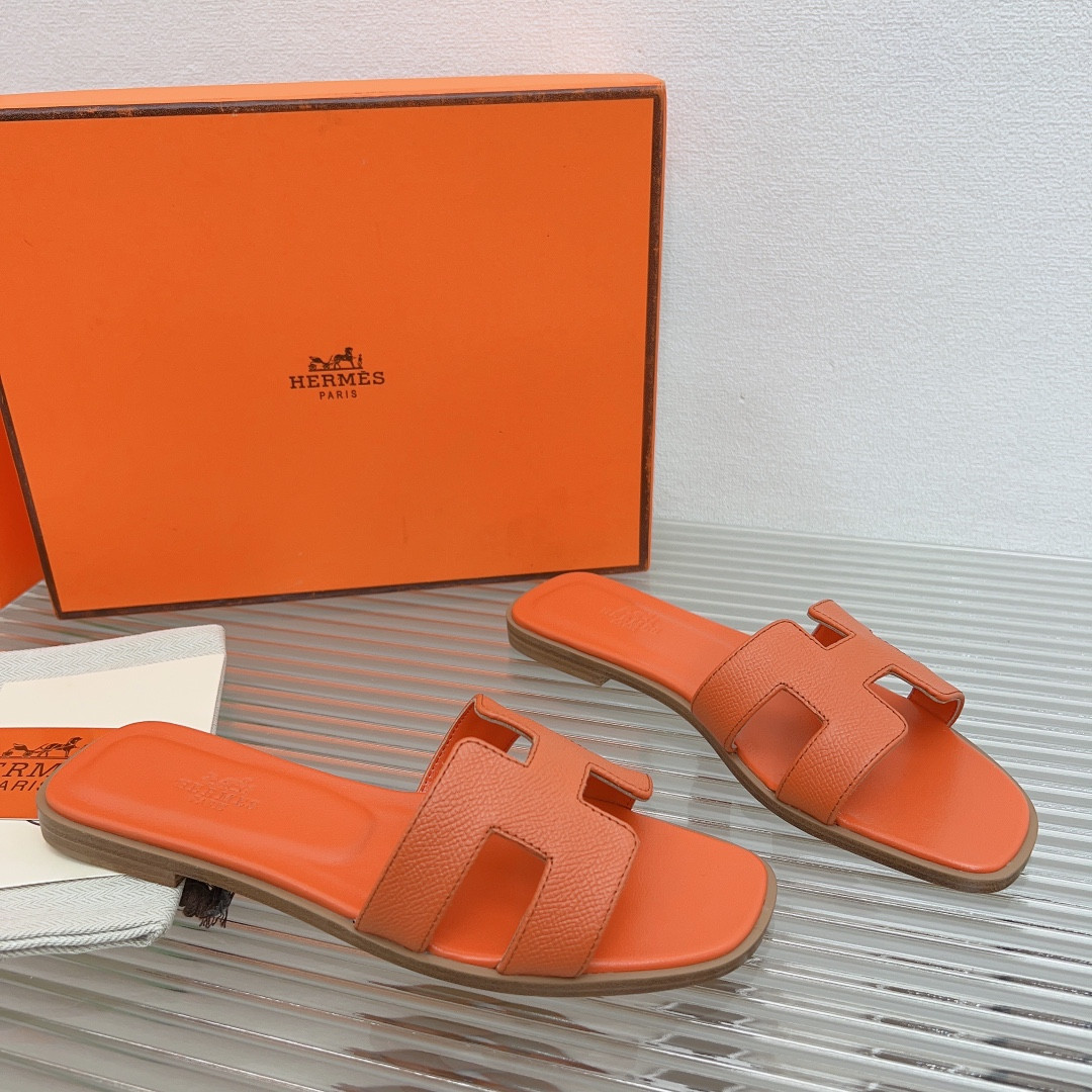 UA Hermès Oran sandal