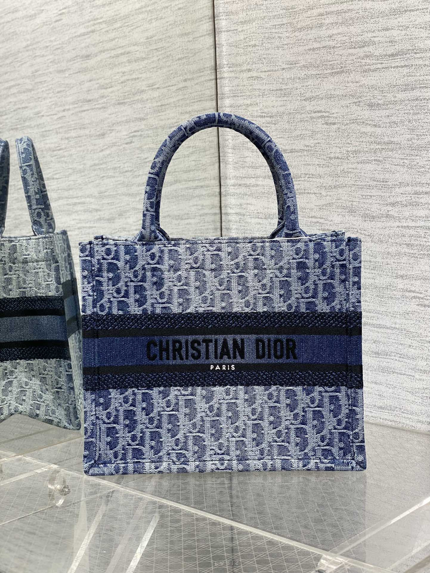 Large Dior Book Tote Blue Denim Dior Oblique Jacquard 26x8x22cm