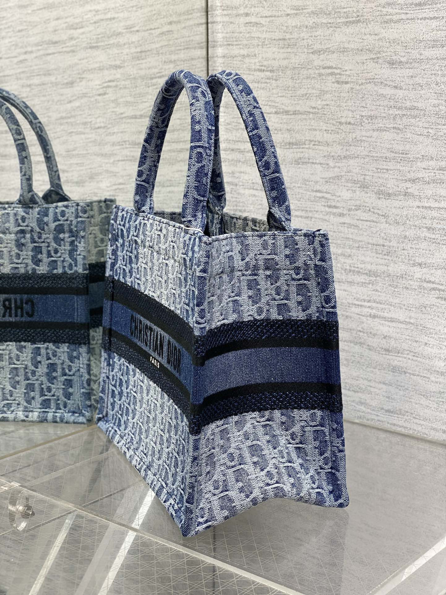 Large Dior Book Tote Blue Denim Dior Oblique Jacquard 26x8x22cm
