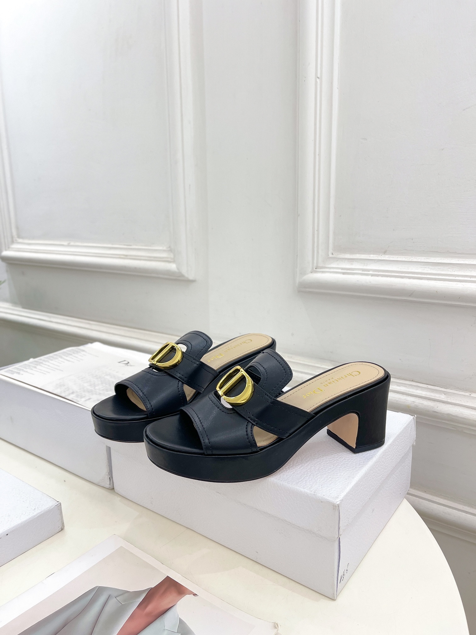 UA DIOR 30 Montaigne Platform Slide