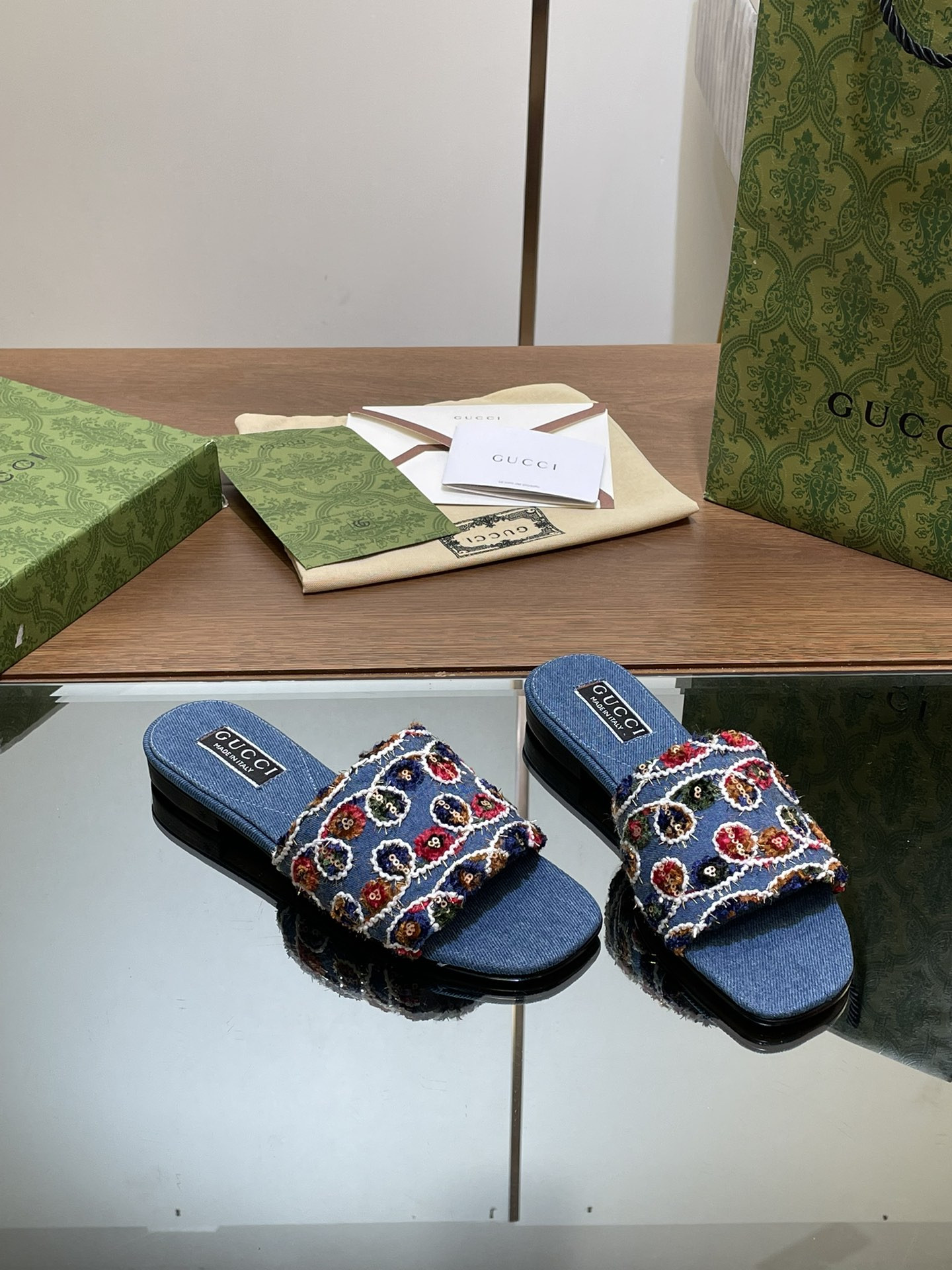 UA GUCCI SLIDE