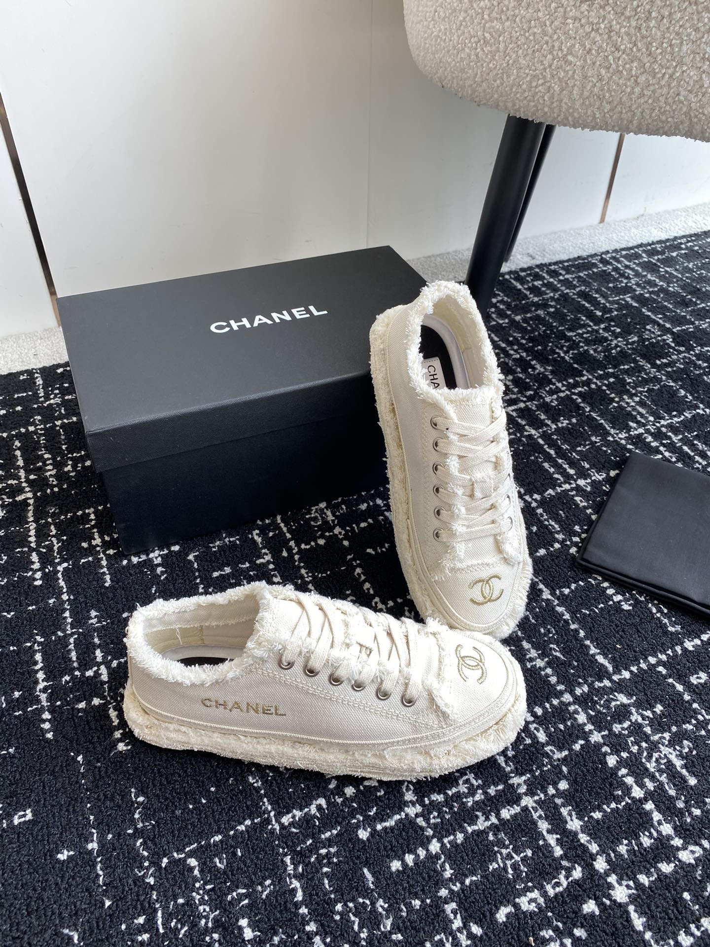 UA CHANEL SNEAKER