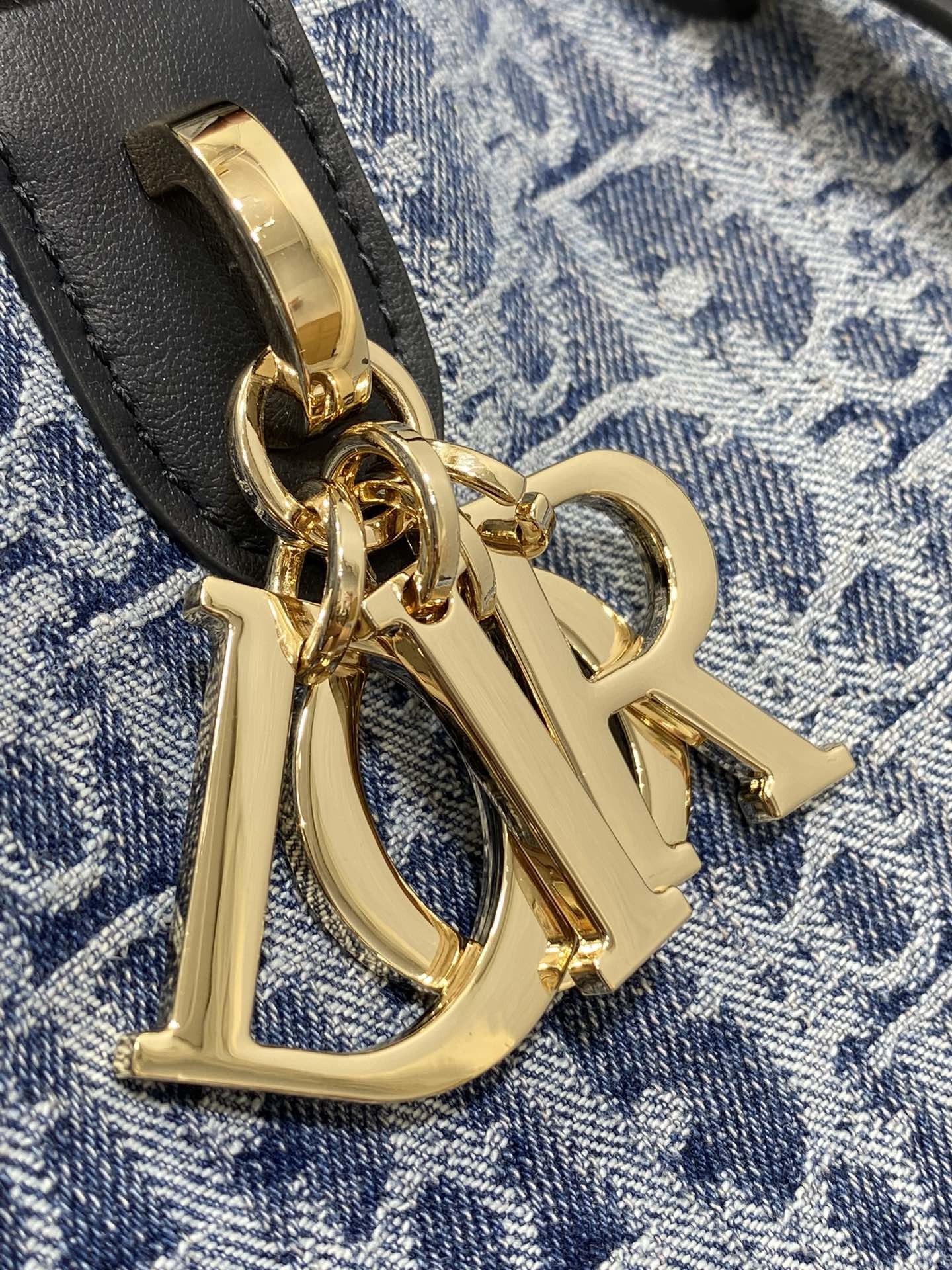 Small Dior Toujours Bag  Blue Denim Dior Oblique Jacquard 23 x15 x15cm