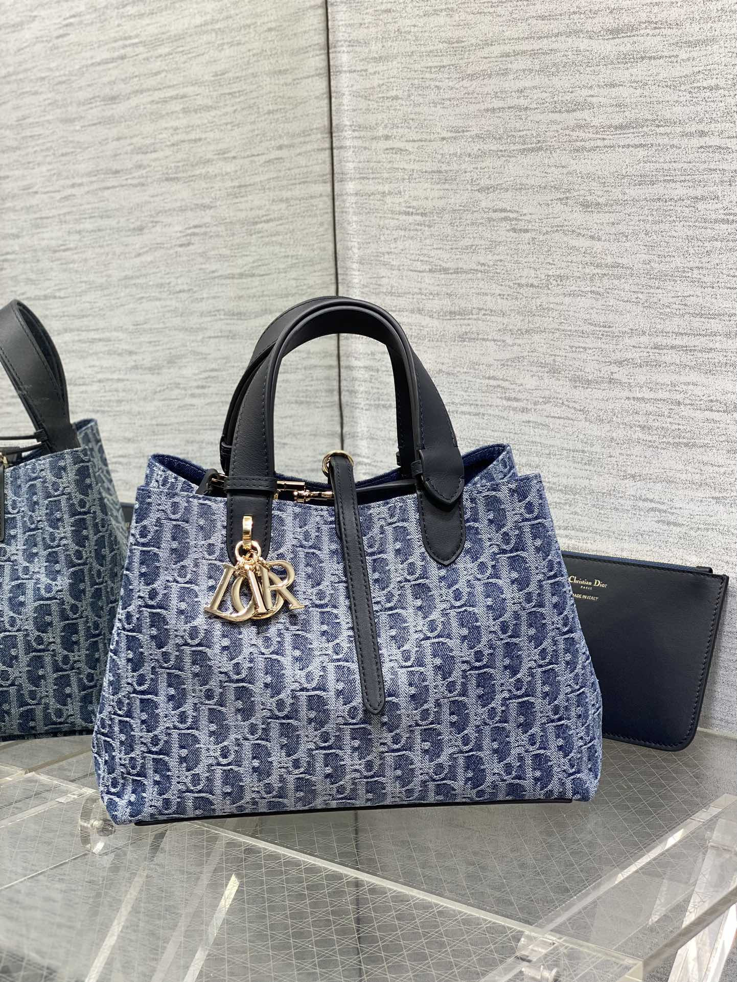 Medium Dior Toujours Bag Blue Denim Dior Oblique Jacquard 28.5 x 21.5 x 17 cm