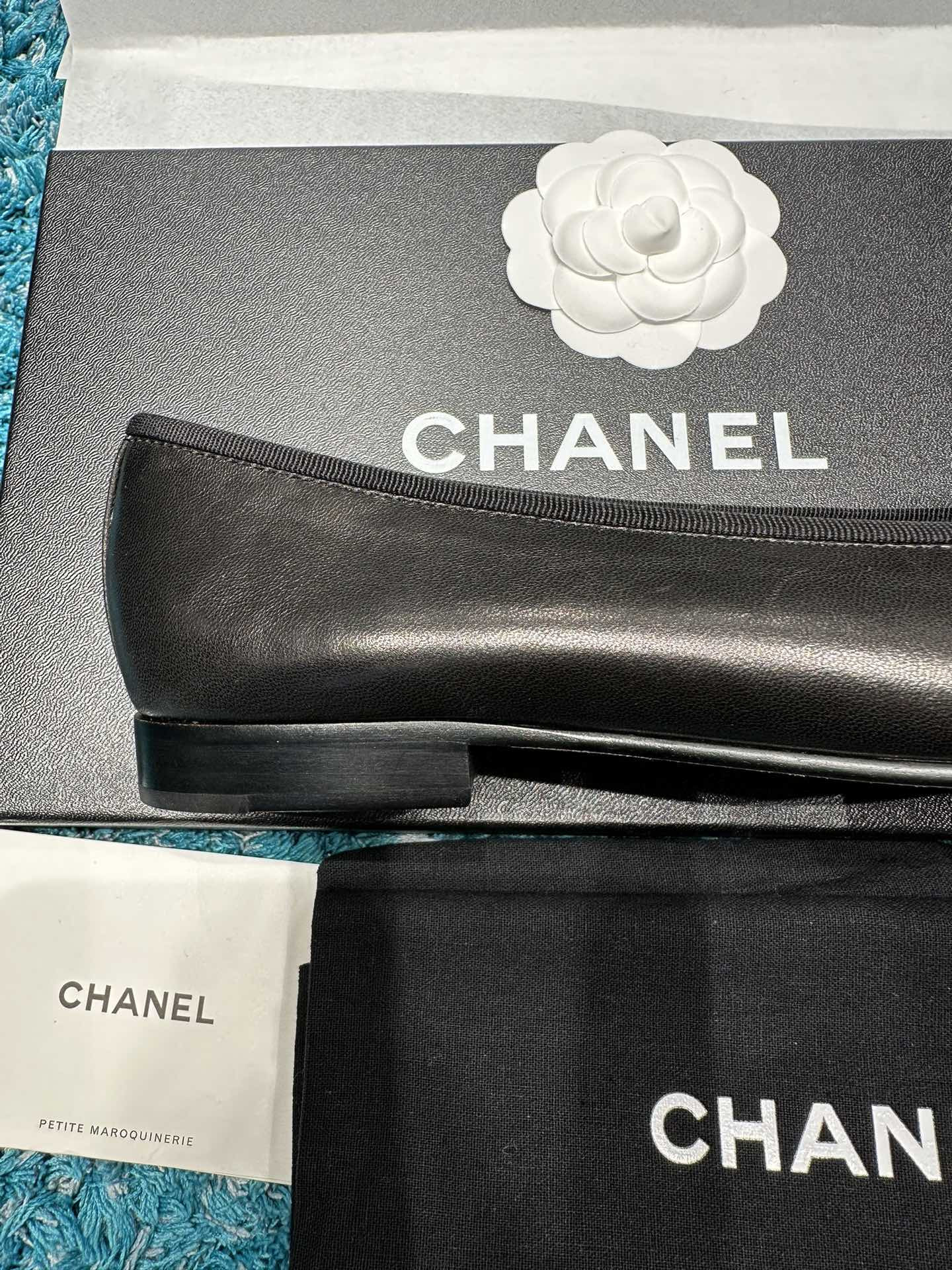 UA CHANEL BALLET FLATS