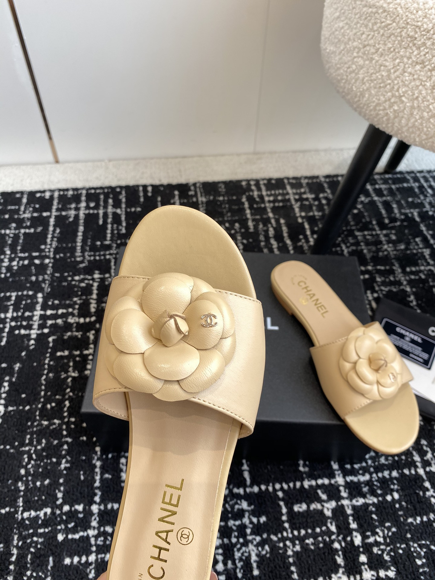 UA CHANEL MULES