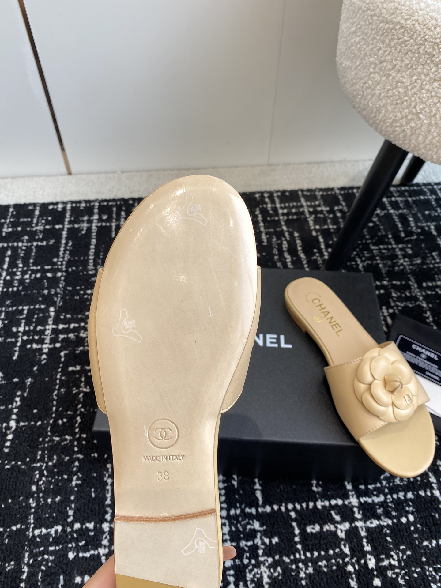 UA CHANEL MULES