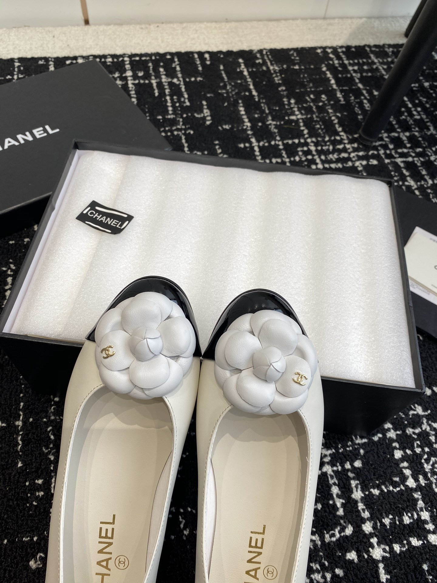 UA CHANEL BALLET FLATS