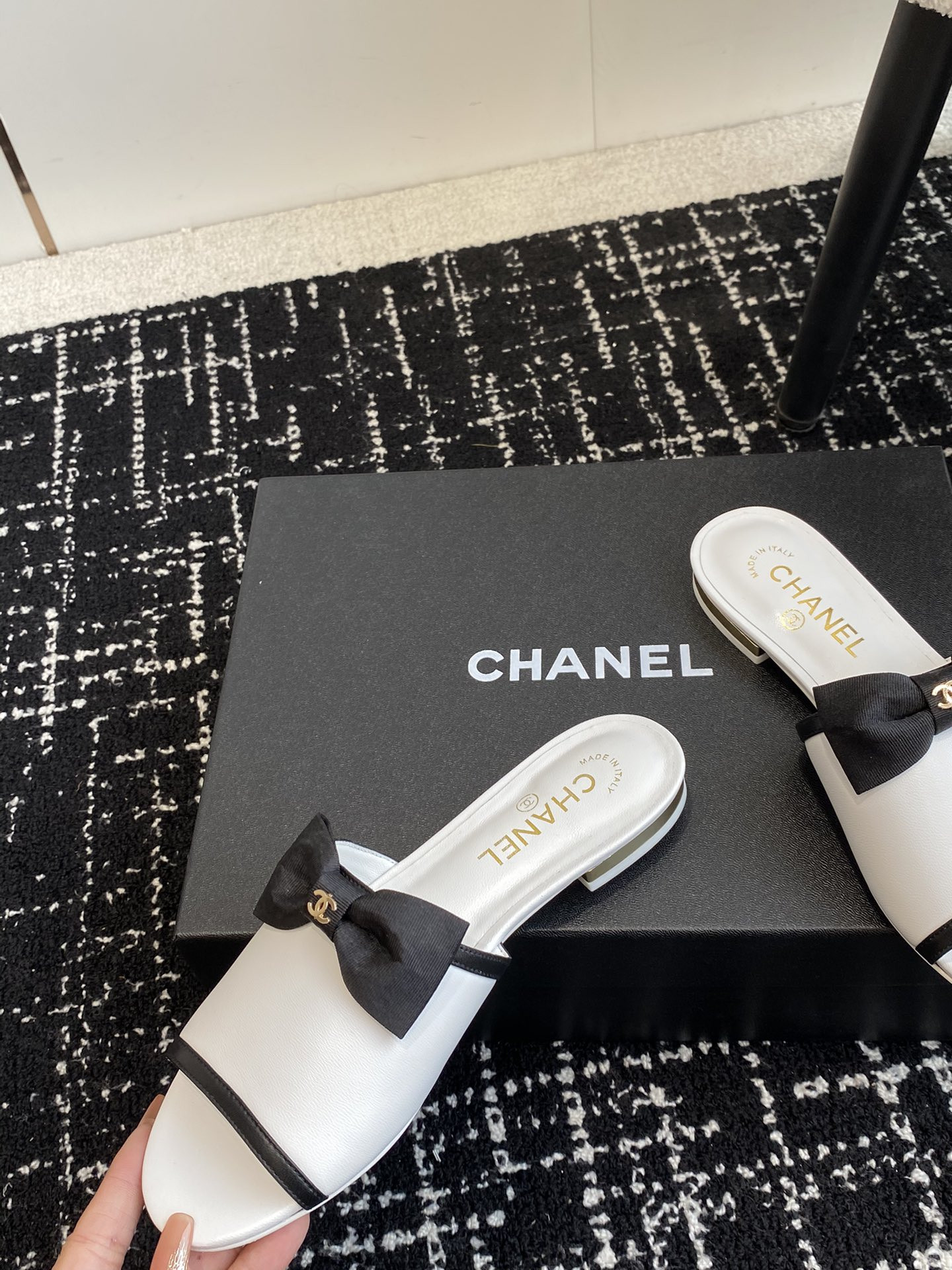 UA CHANEL MULES