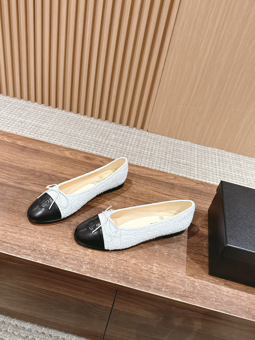 UA CHANEL BALLET FLATS