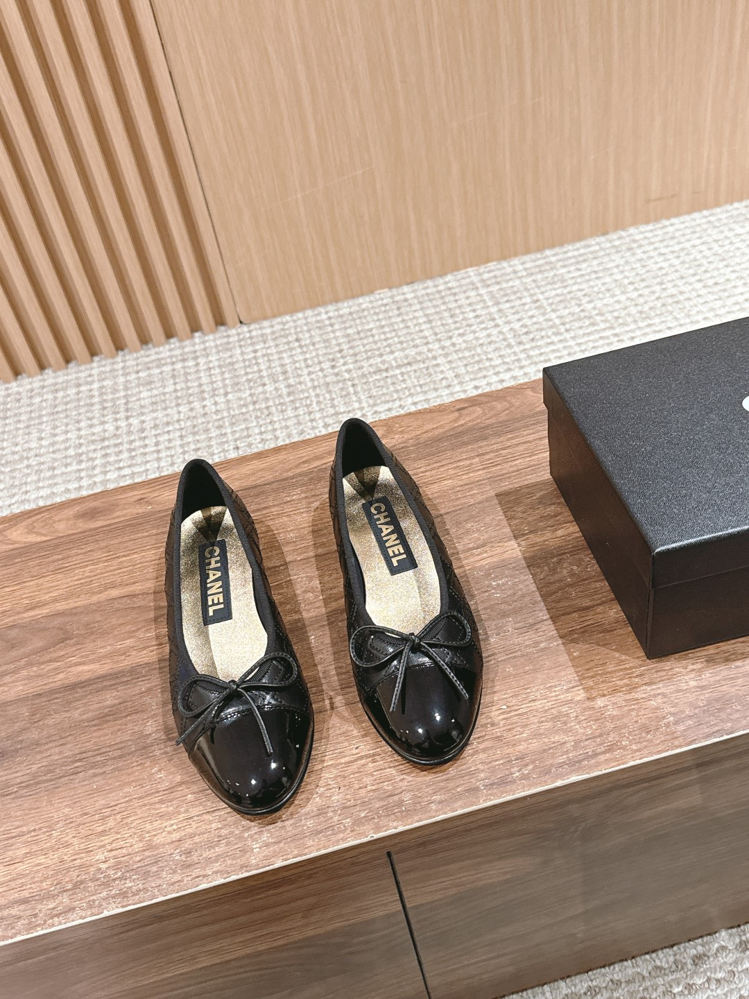 UA CHANEL BALLET FLATS