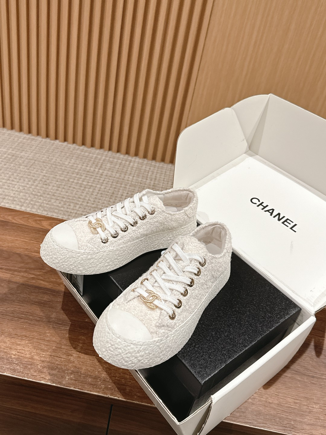 UA CHANEL SNEAKER
