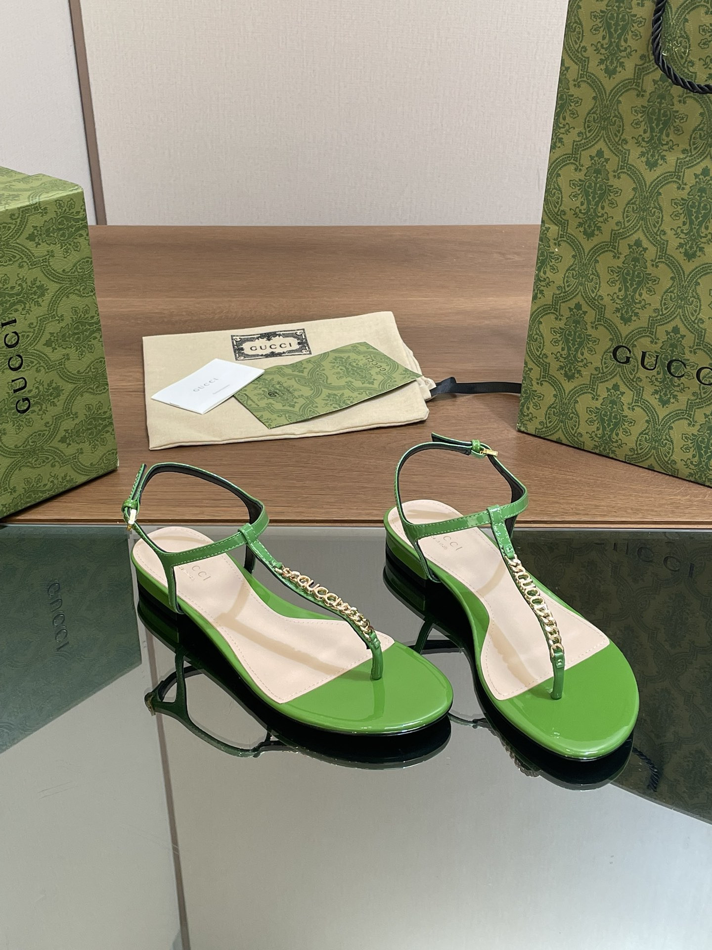 UA GUCCI SIGNORIA THONG SANDAL