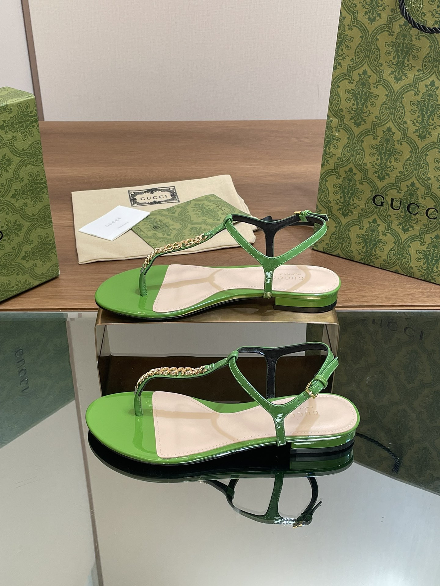 UA GUCCI SIGNORIA THONG SANDAL