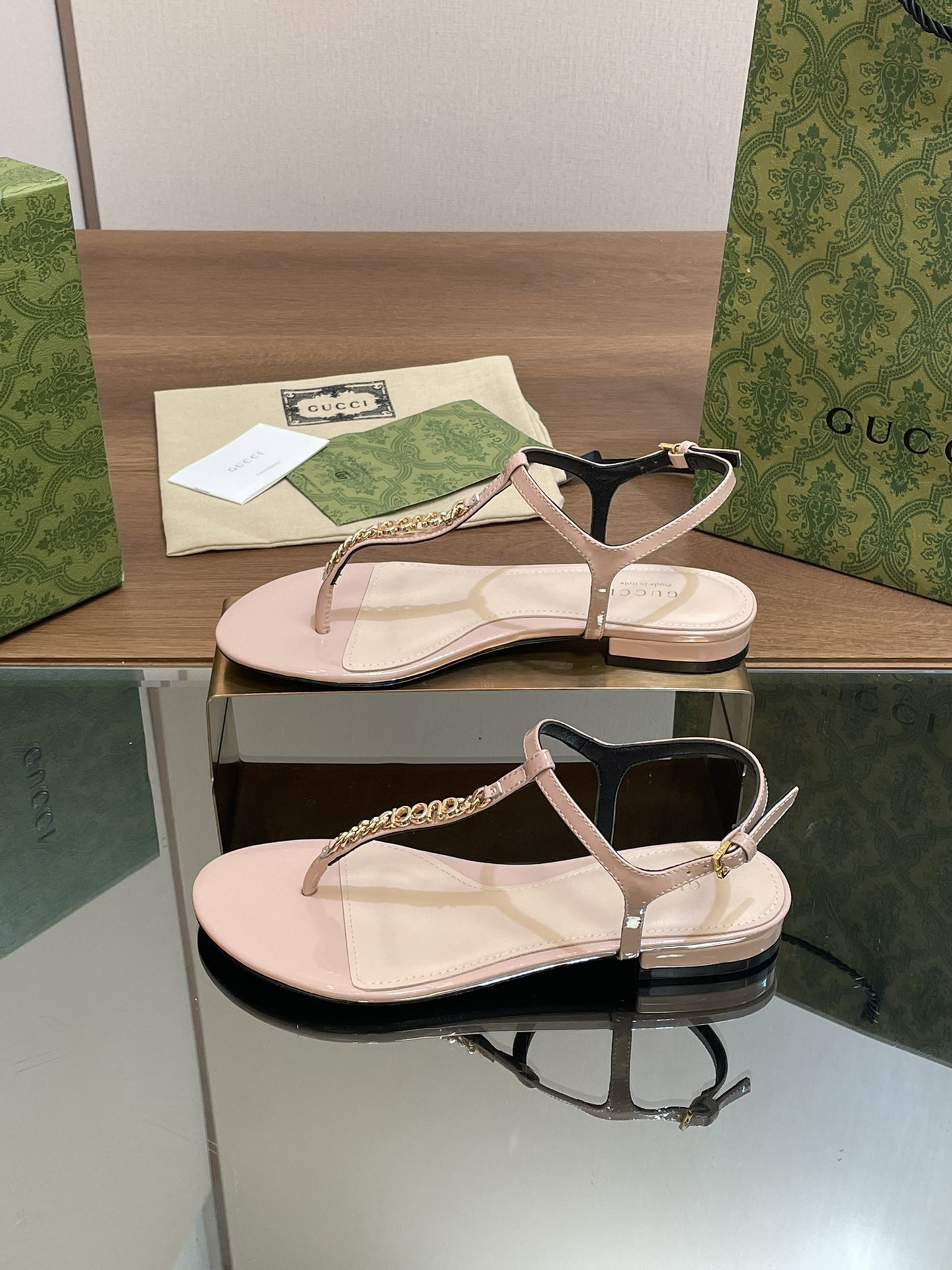 UA GUCCI SIGNORIA THONG SANDAL