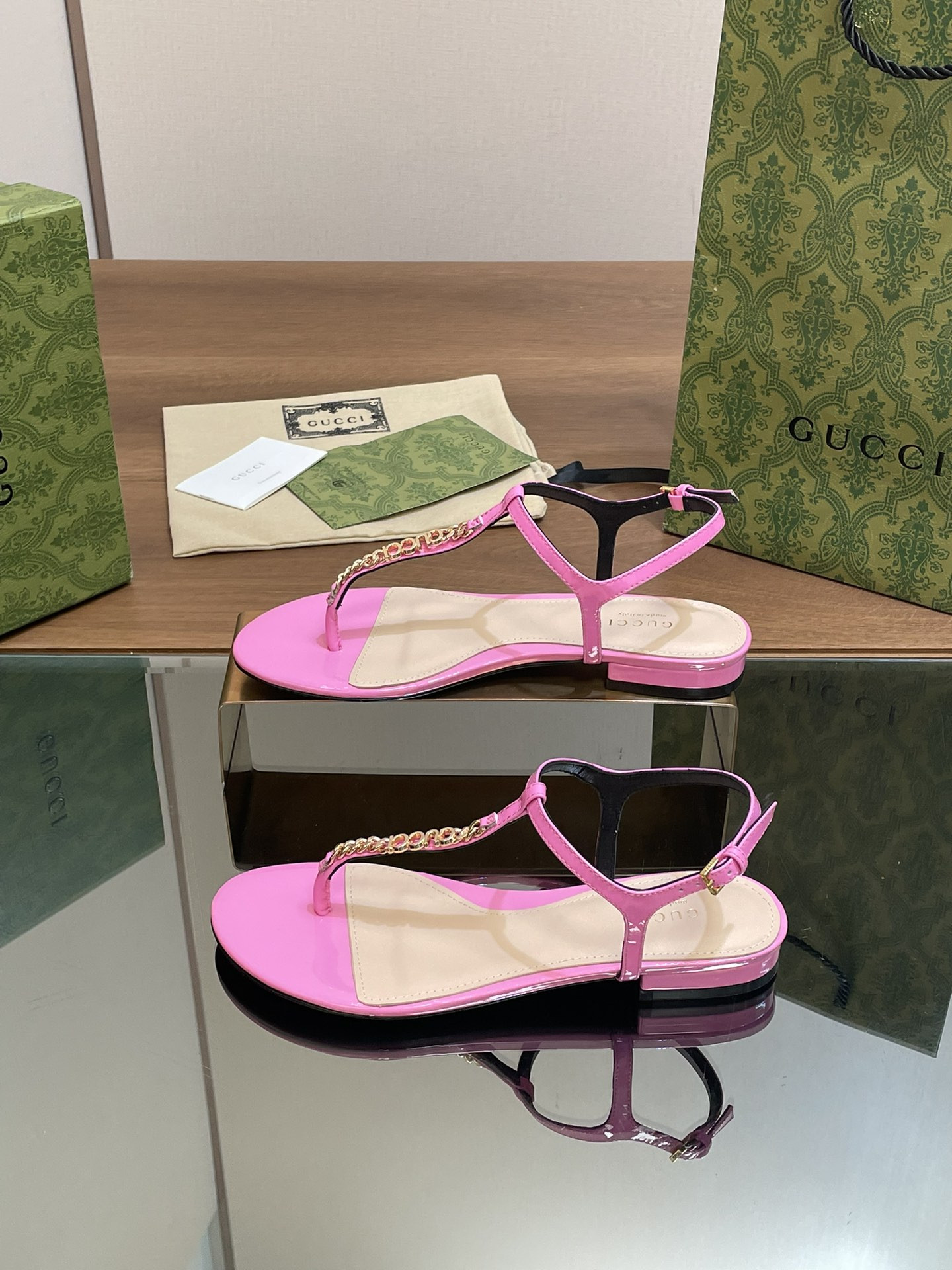 UA GUCCI SIGNORIA THONG SANDAL