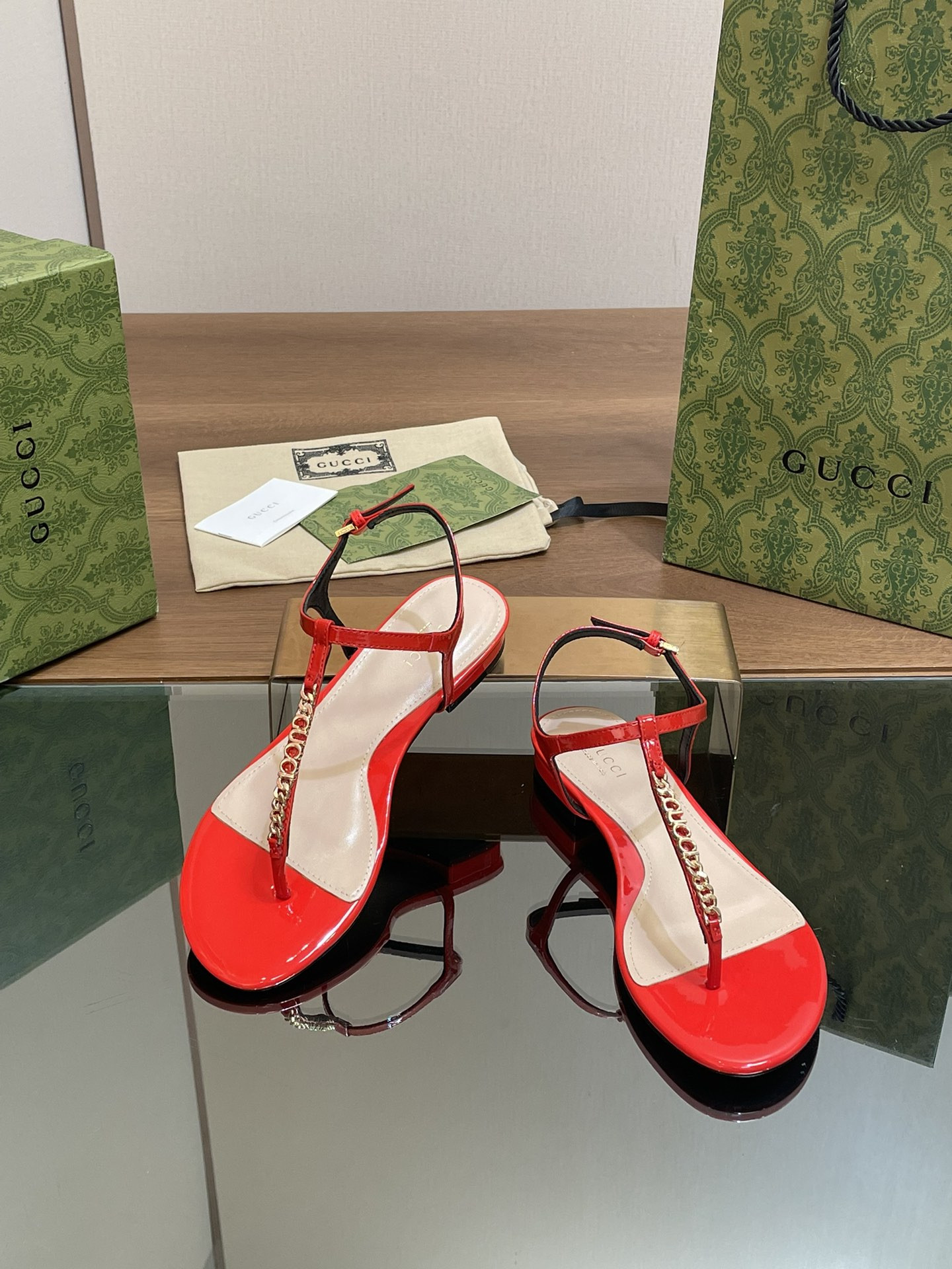 UA GUCCI SIGNORIA THONG SANDAL