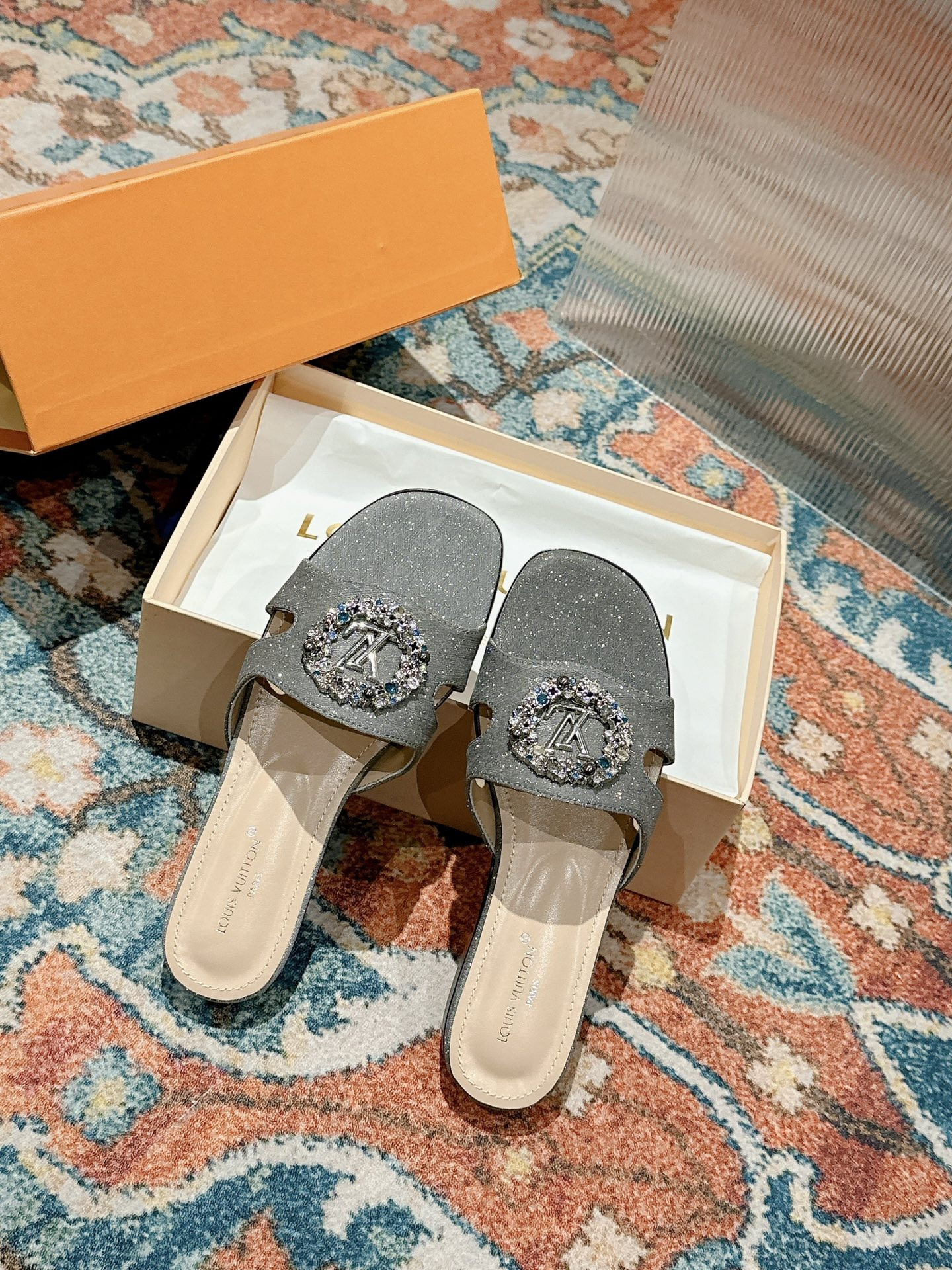 UA LV Flat Mule