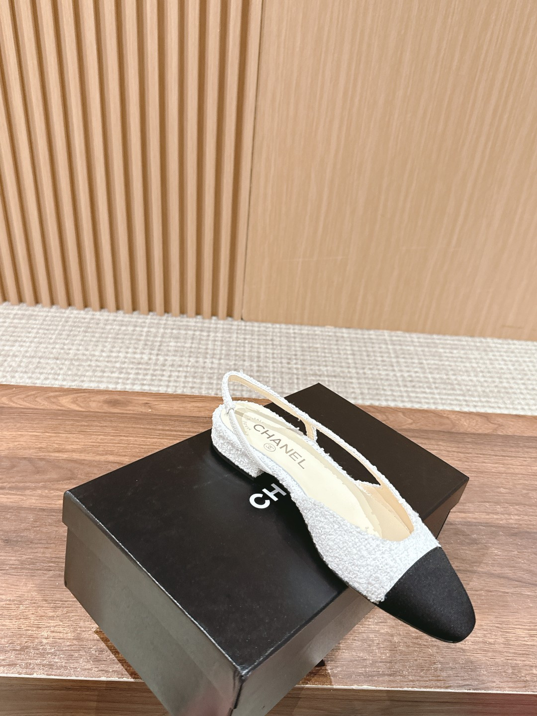 UA CHANEL SLINGBACKS FLAT