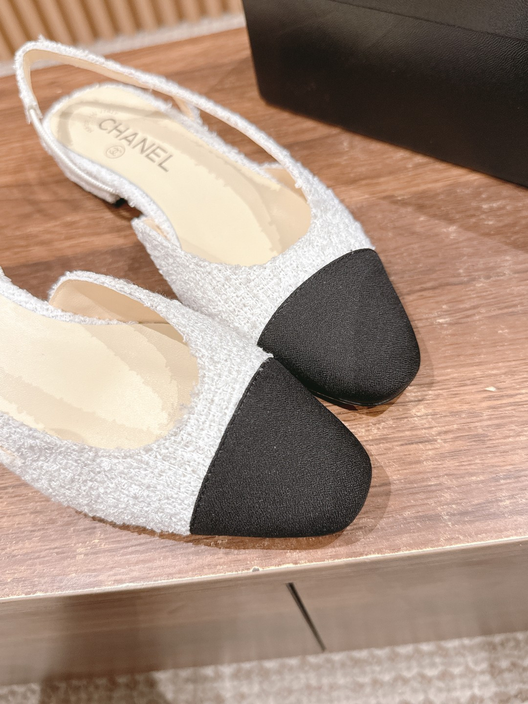 UA CHANEL SLINGBACKS FLAT