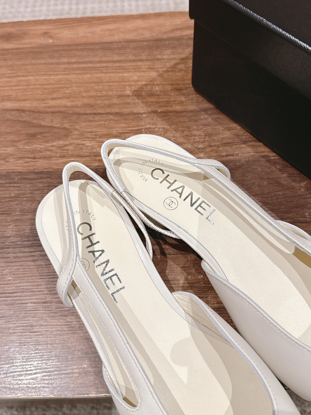 UA CHANEL SLINGBACKS FLAT