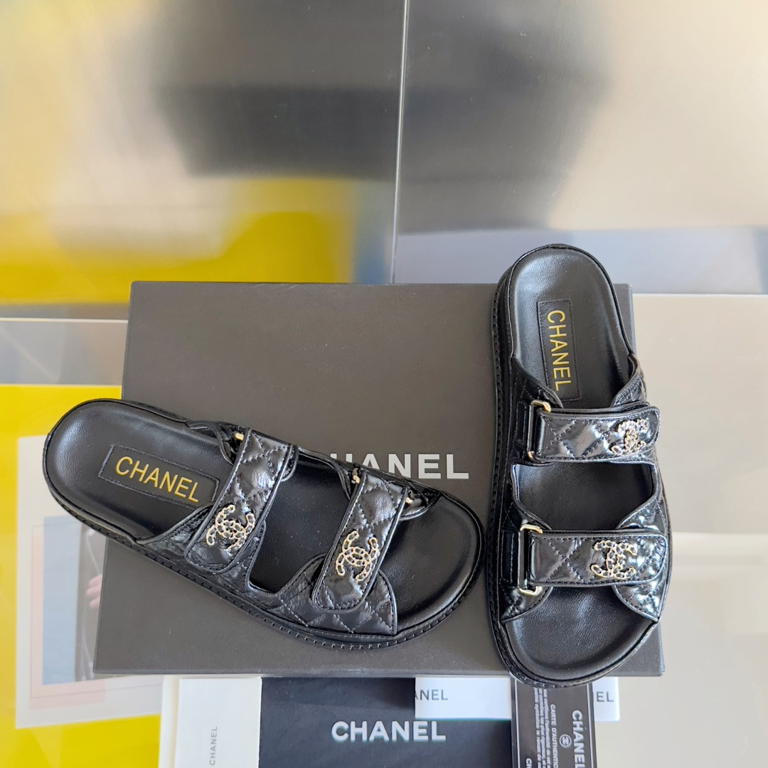 UA CHANEL SLIDES