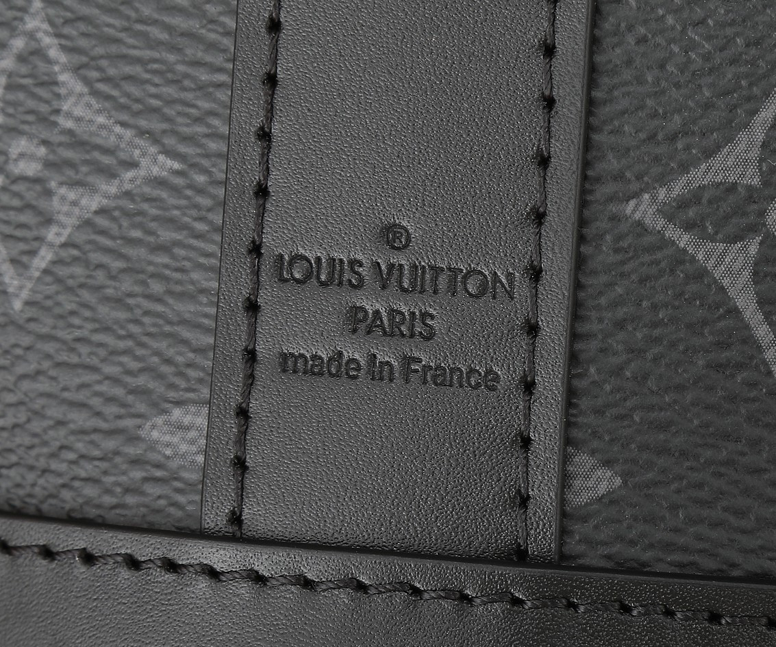 LV Envelope Pouch M11613 12.5x18x8.5CM