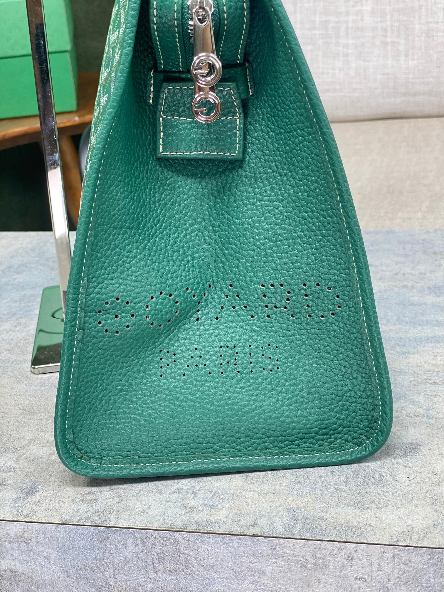 Goyard Chic du Chien 41x30x16.5cm