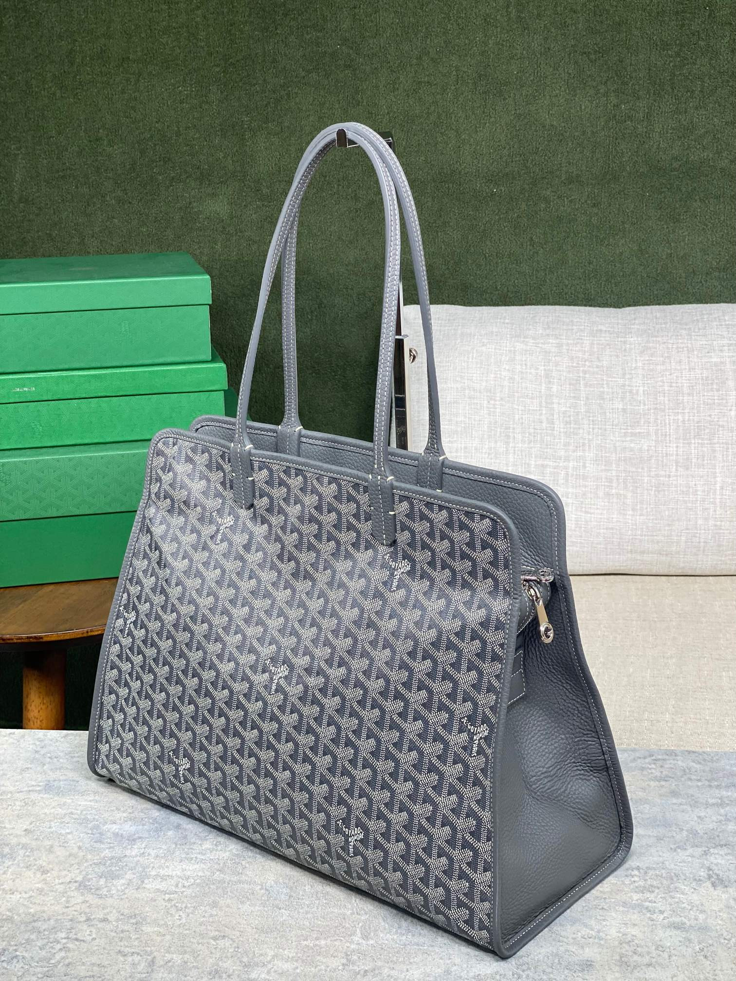Goyard Chic du Chien 41x30x16.5cm