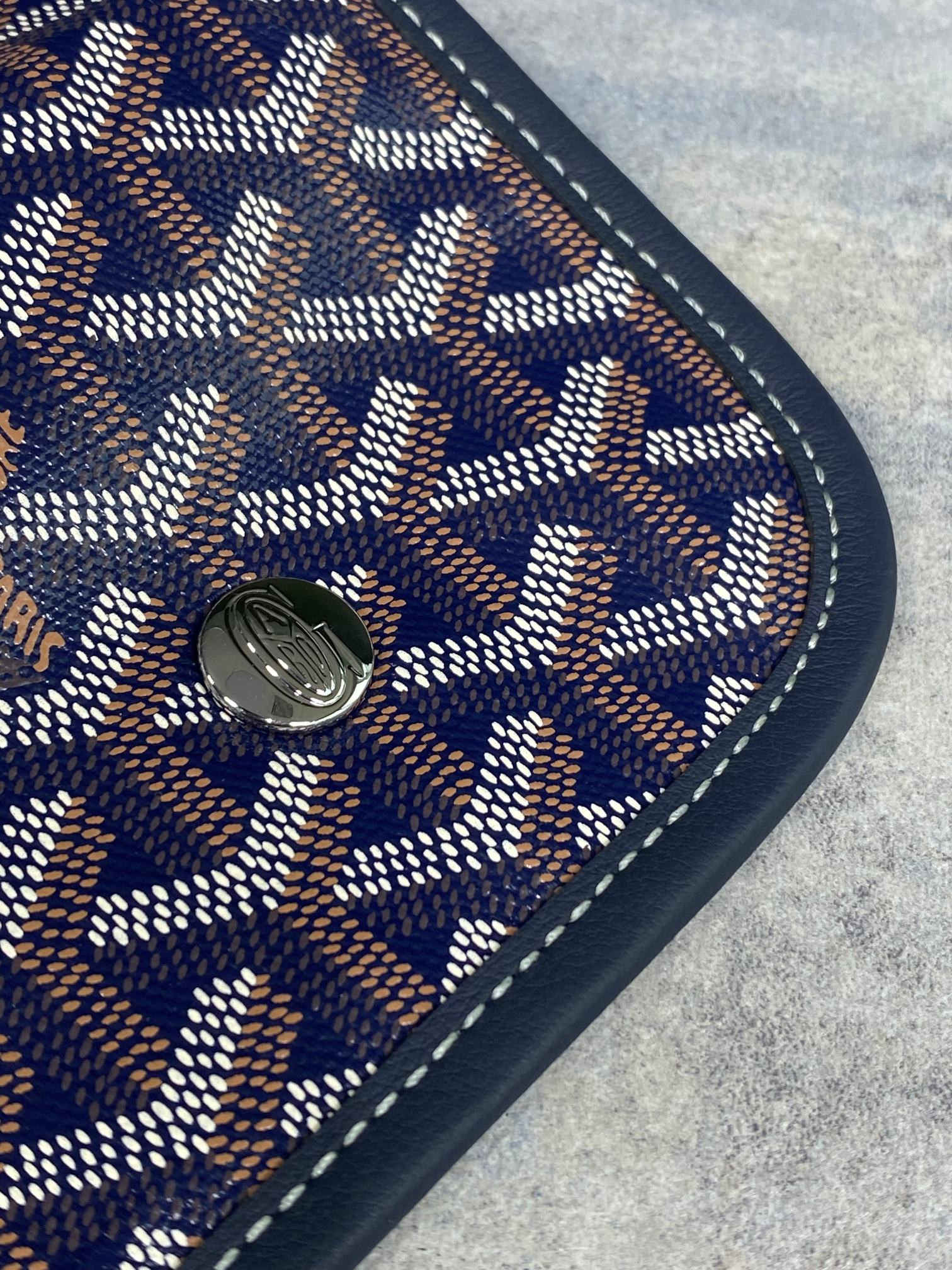 Goyard Saint Léger 37 cm x 15 cm x 34 cm