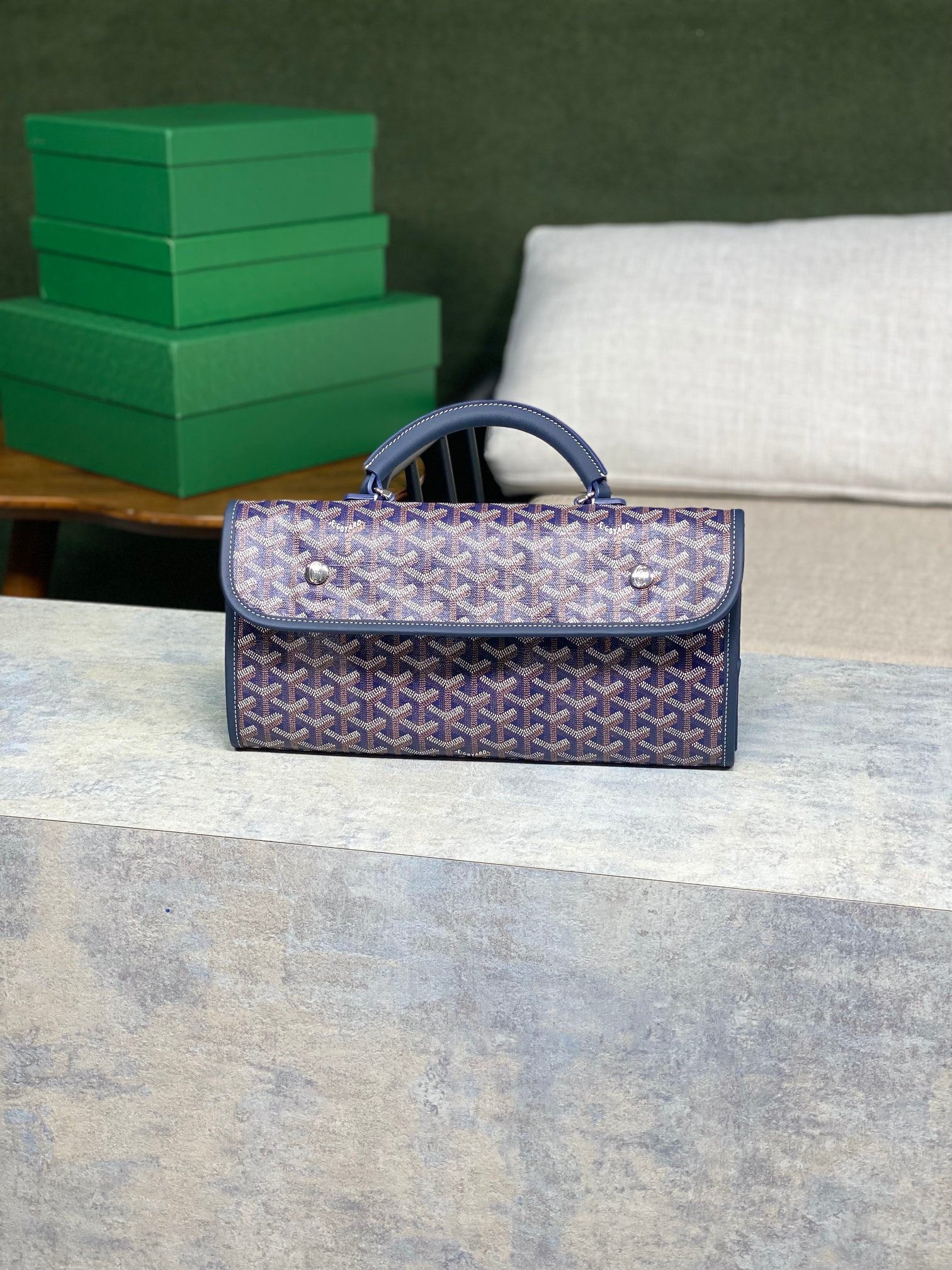 Goyard Saint Léger 37 cm x 15 cm x 34 cm