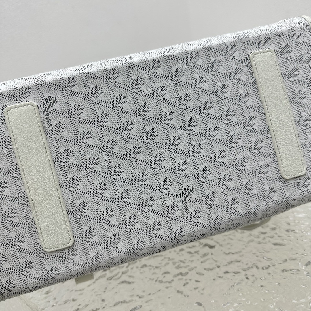 Goyard Saint Léger 37 cm x 15 cm x 34 cm