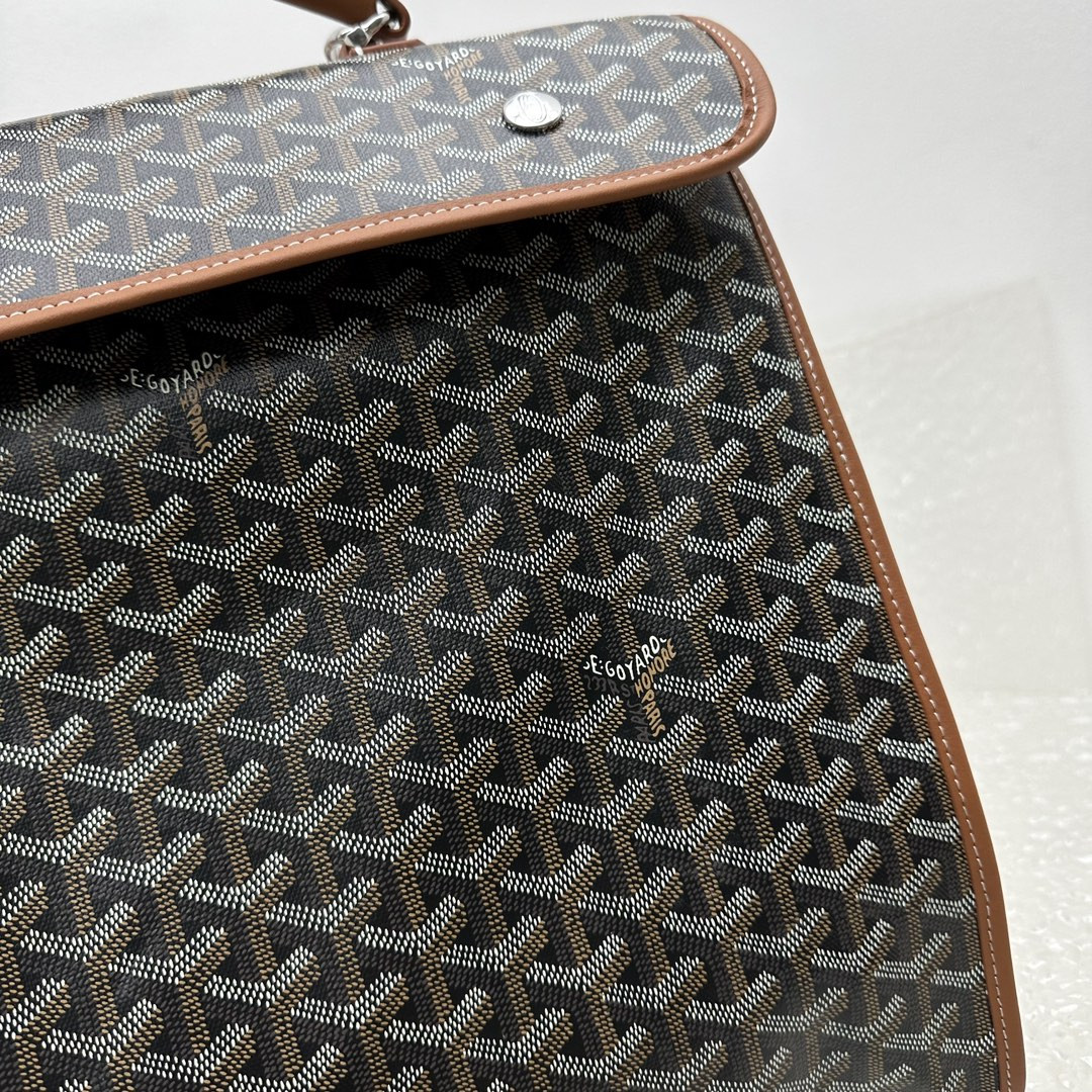 Goyard Saint Léger 37 cm x 15 cm x 34 cm