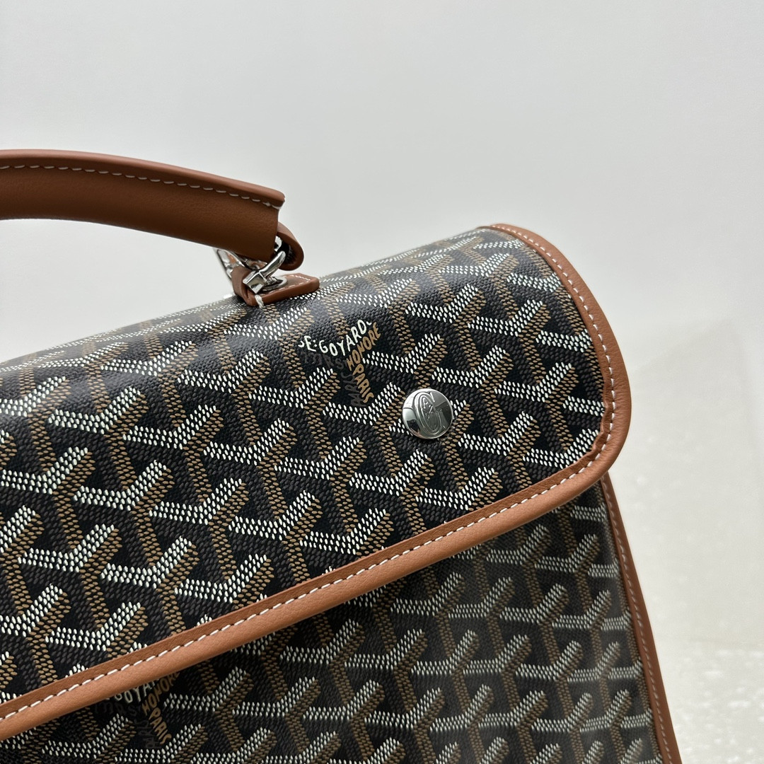 Goyard Saint Léger 37 cm x 15 cm x 34 cm