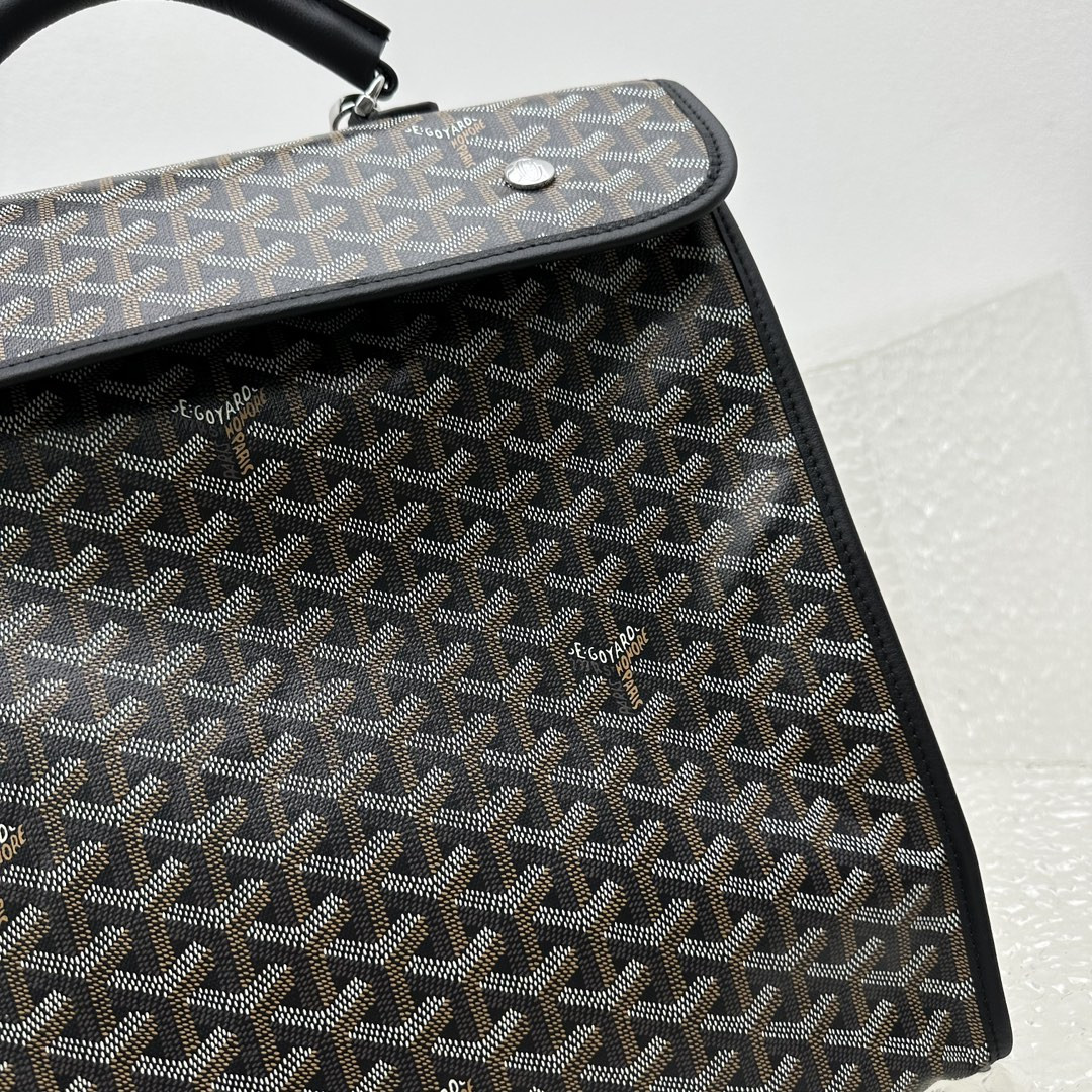 Goyard Saint Léger 37 cm x 15 cm x 34 cm