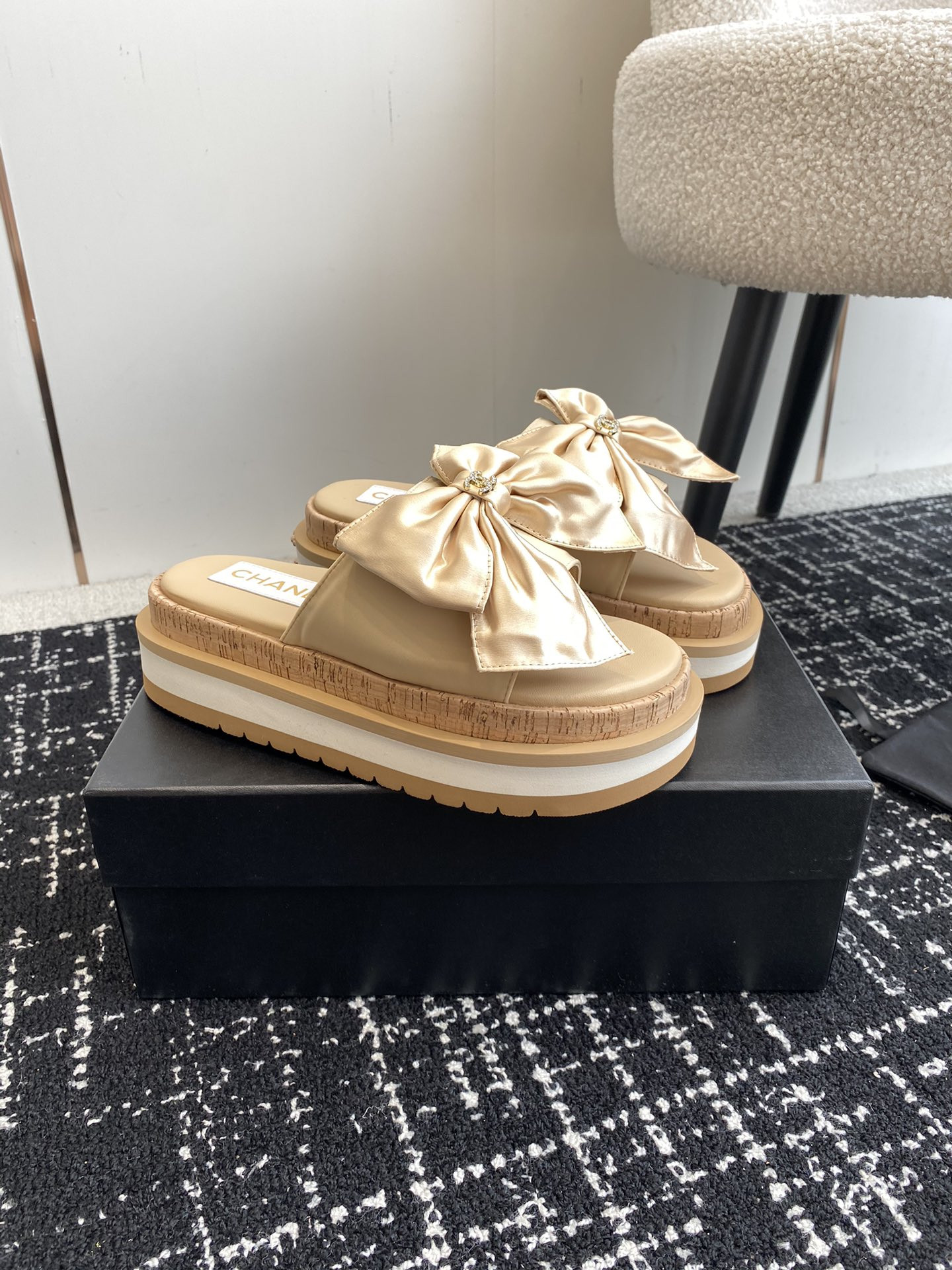 UA CHANEL PLATFORM SLIDES