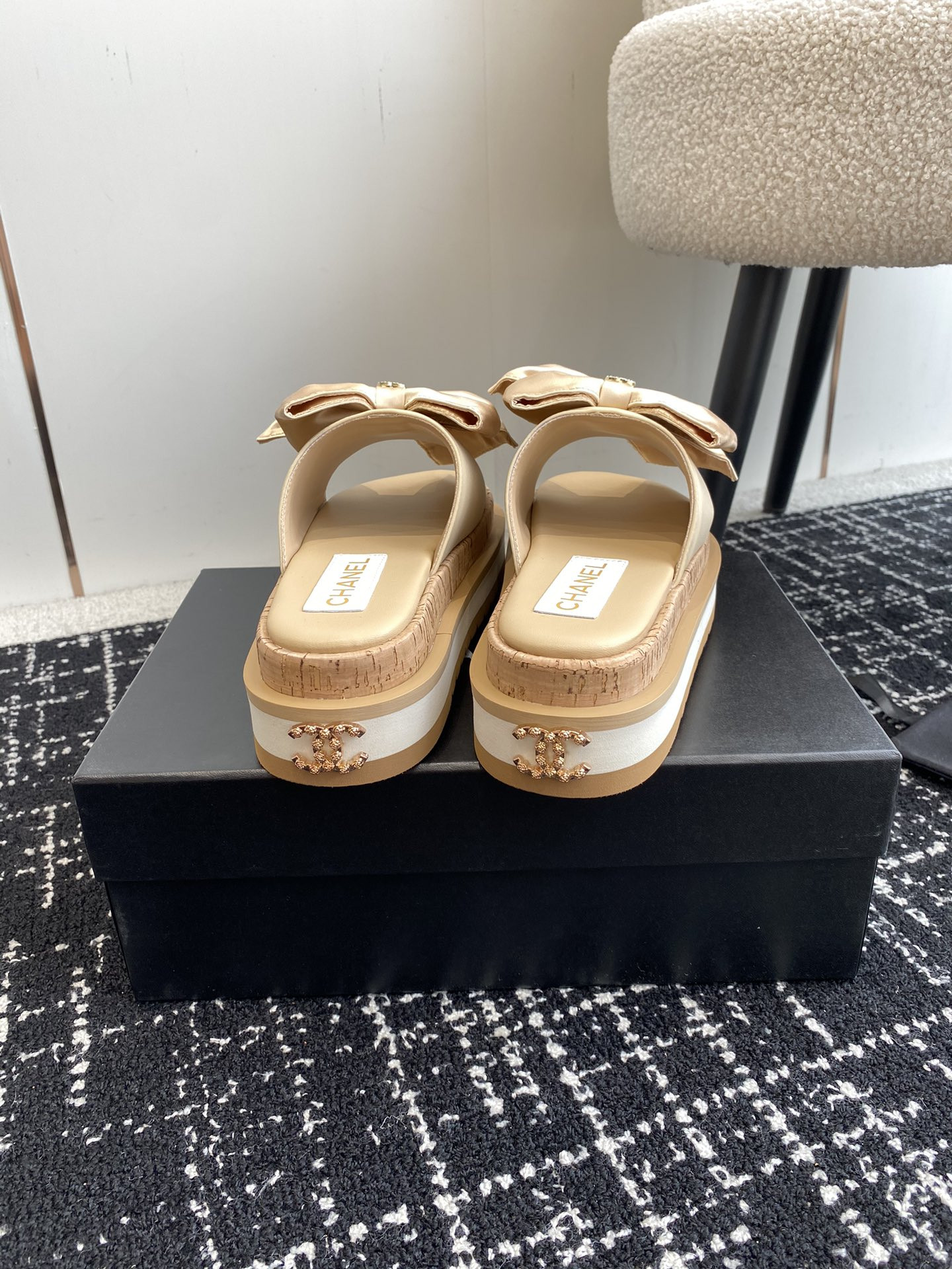 UA CHANEL PLATFORM SLIDES