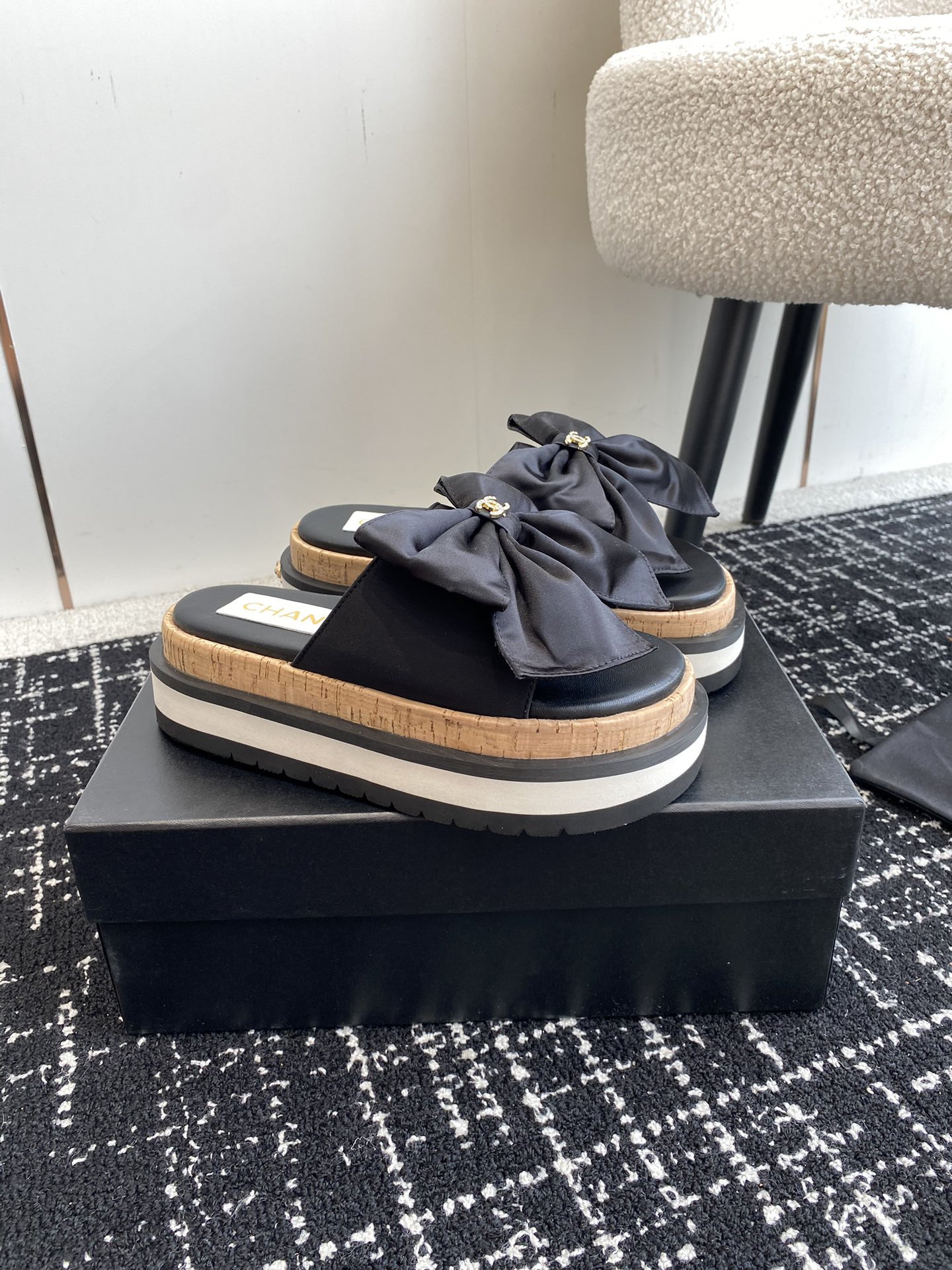 UA CHANEL PLATFORM SLIDES