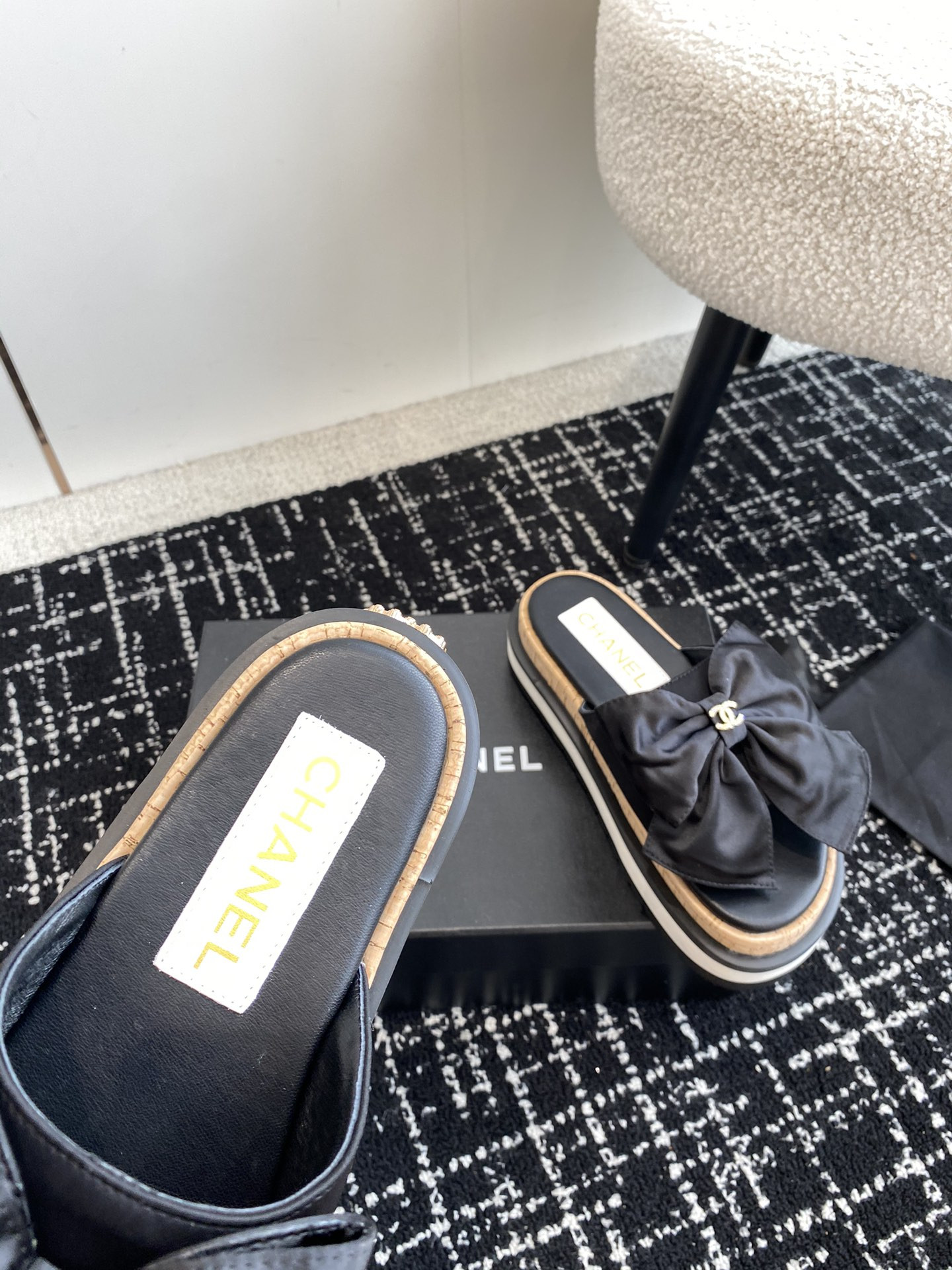 UA CHANEL PLATFORM SLIDES