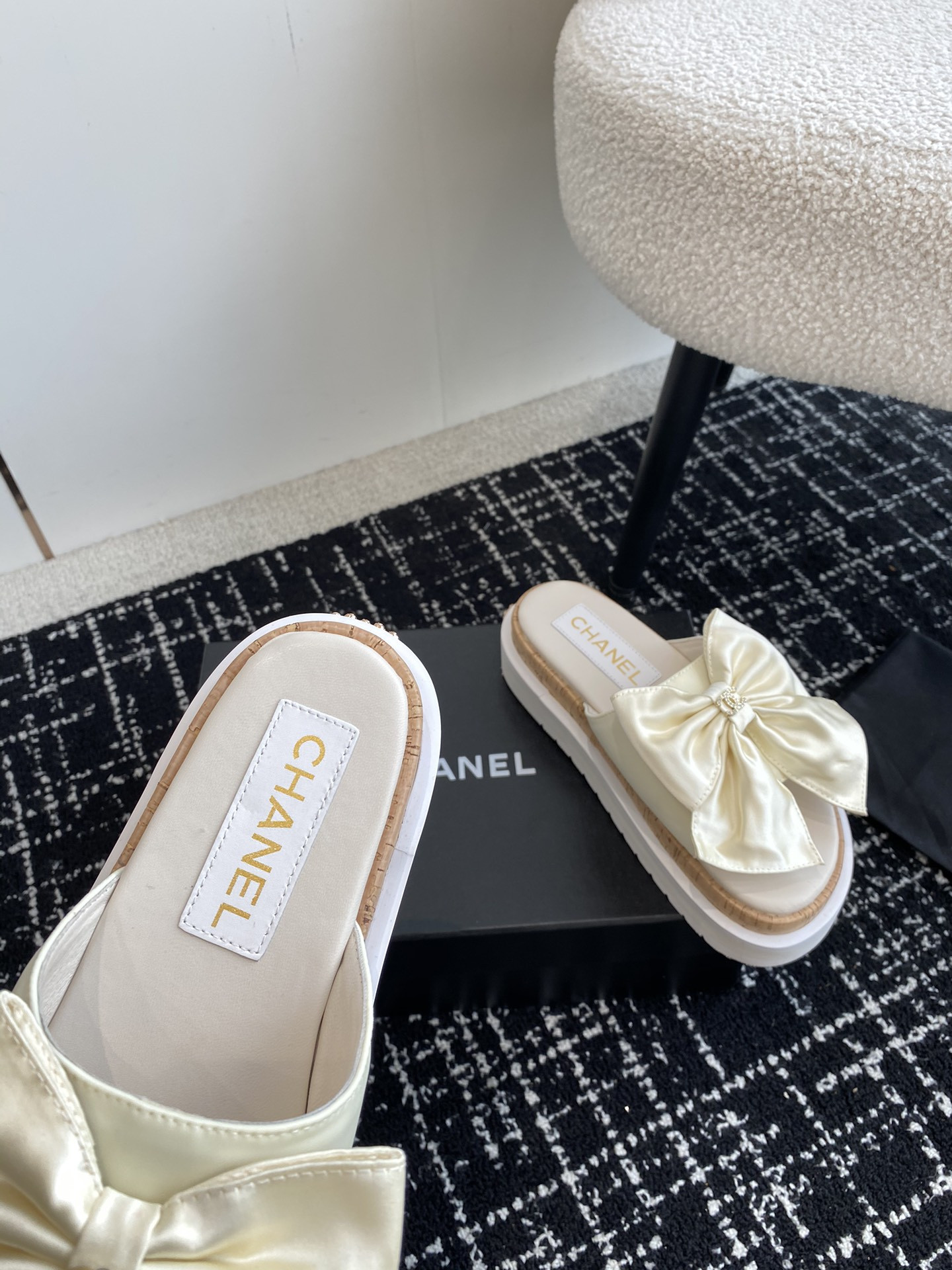 UA CHANEL PLATFORM SLIDES