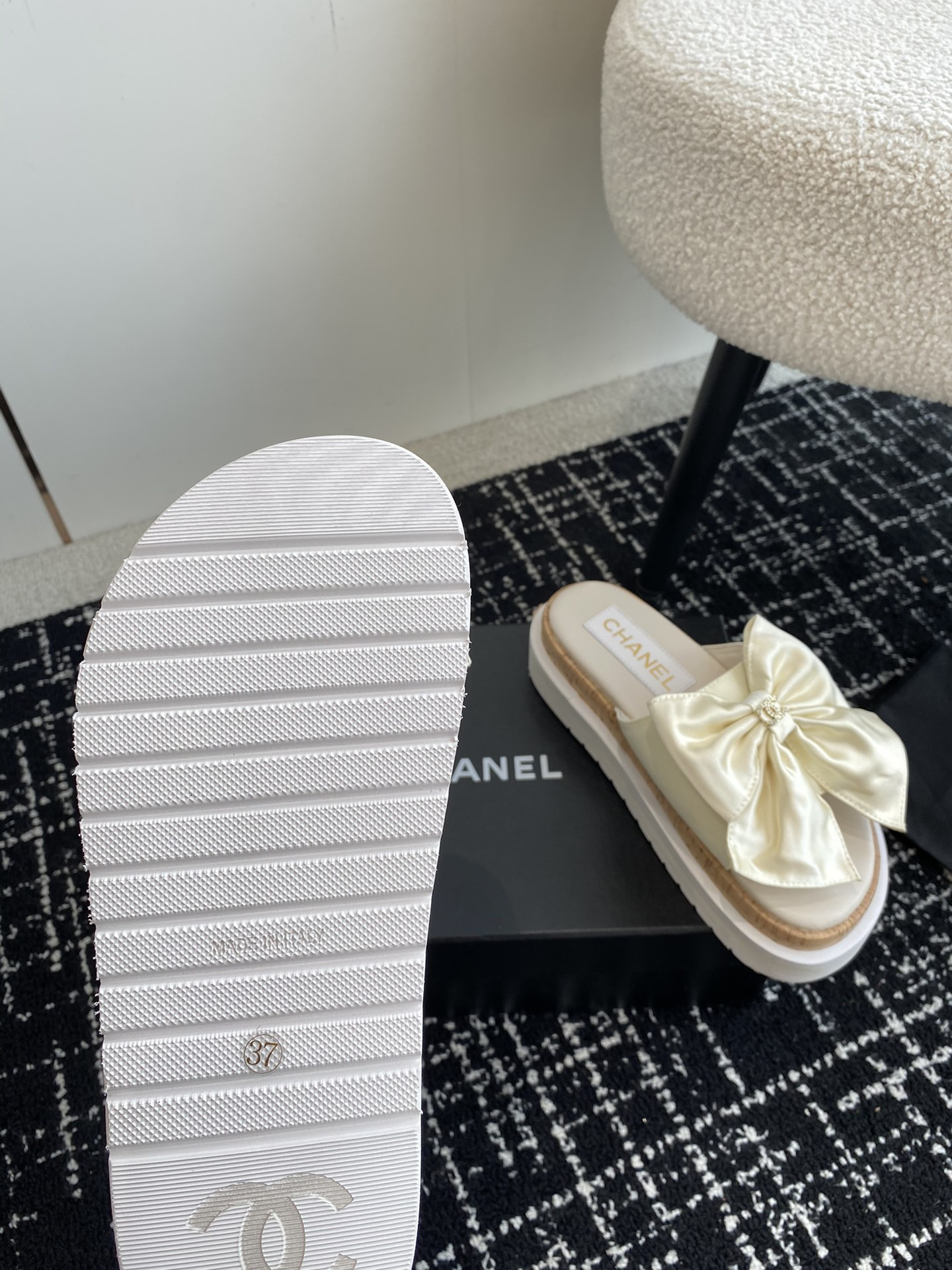 UA CHANEL PLATFORM SLIDES