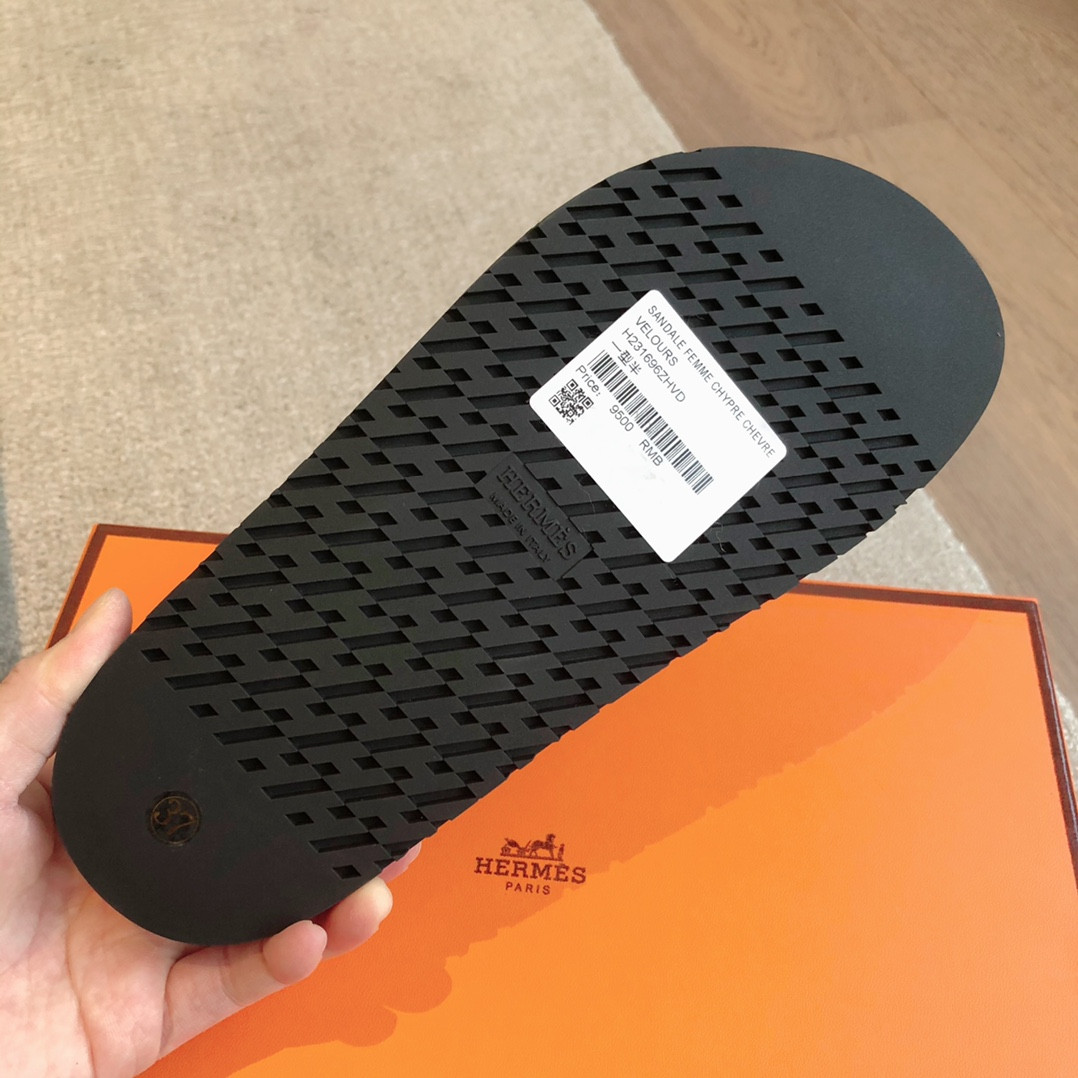 UA Hermès Empire sandal