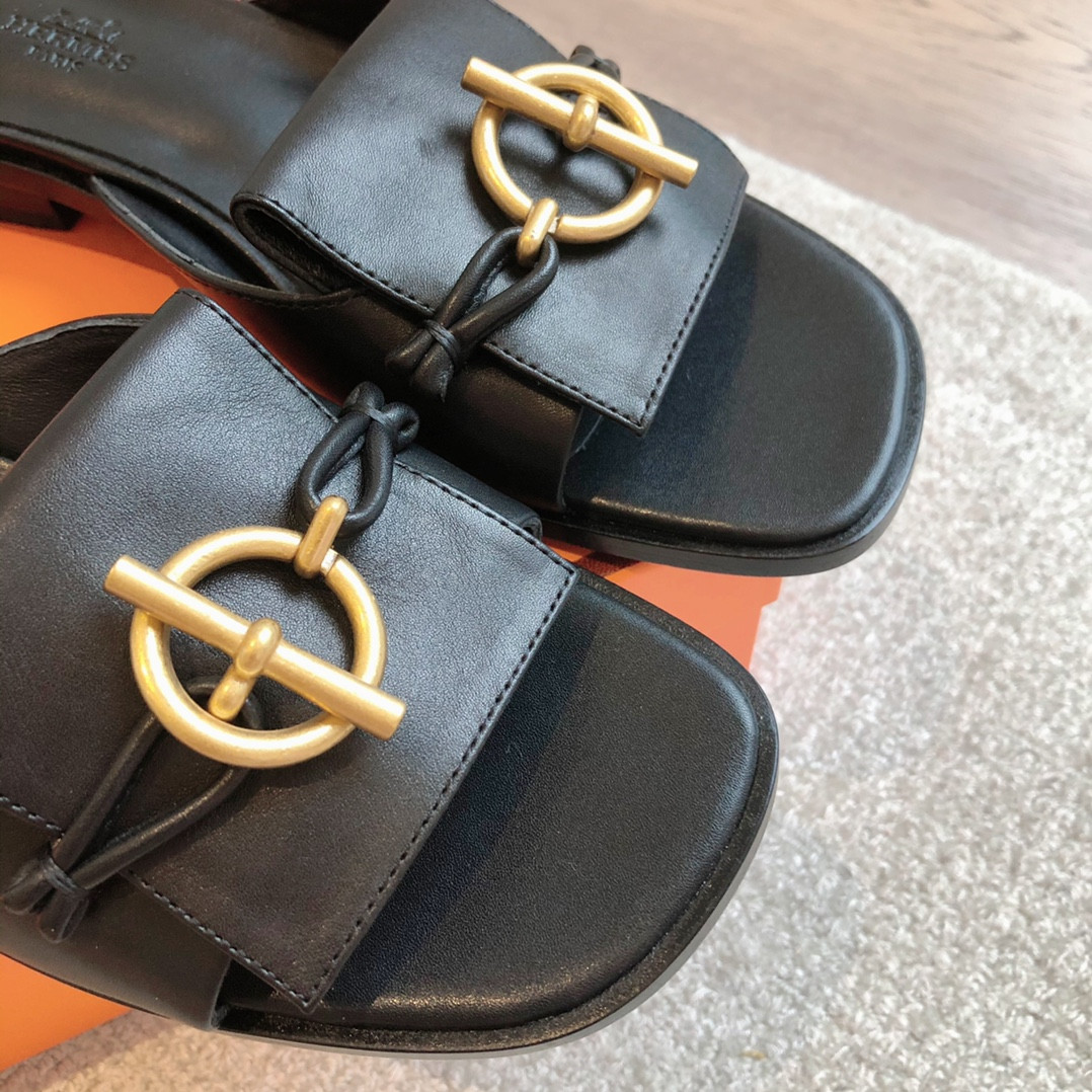 UA Hermès Isle sandal