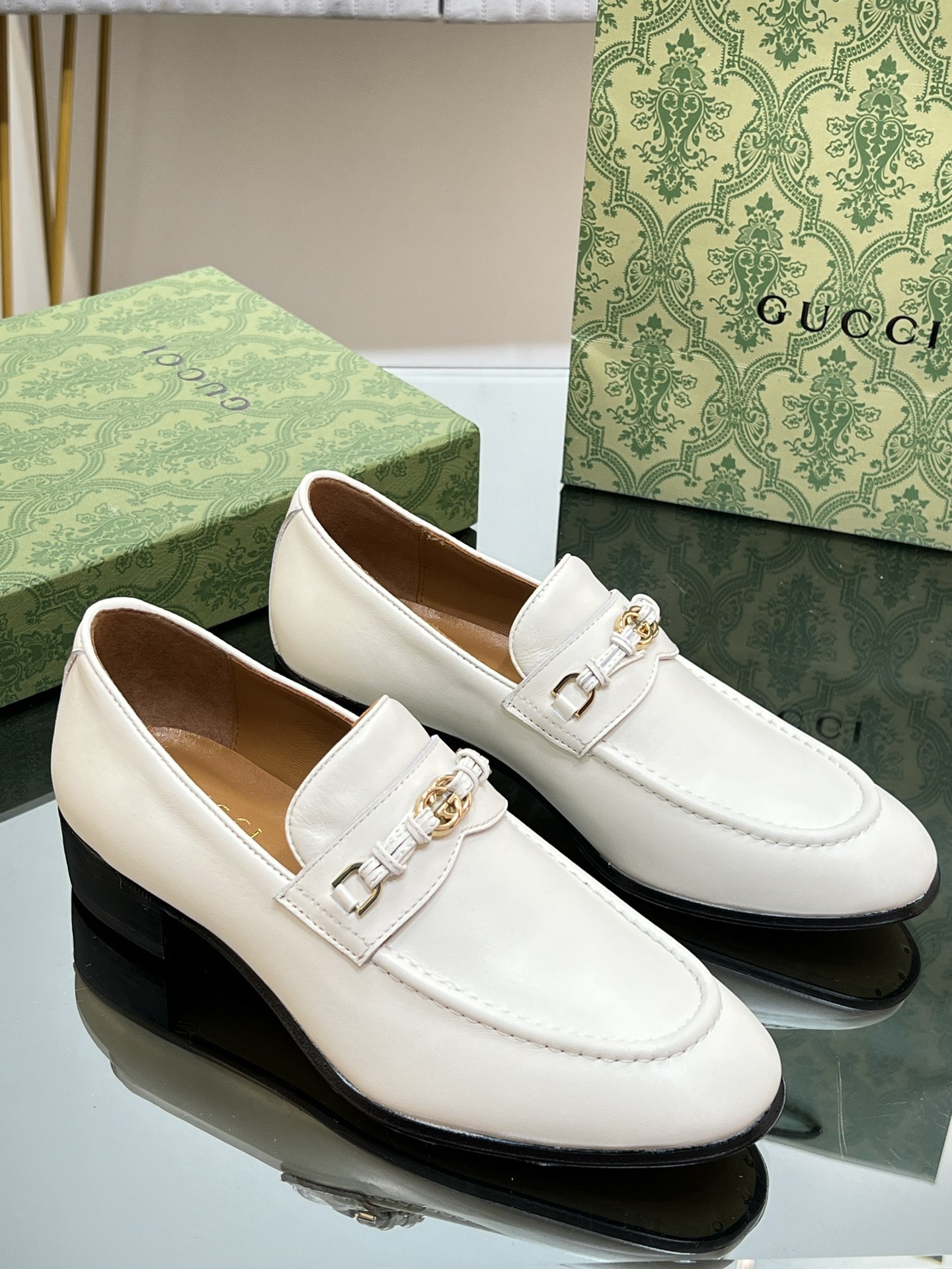 UA GUCCI INTERLOCKING G LOAFER