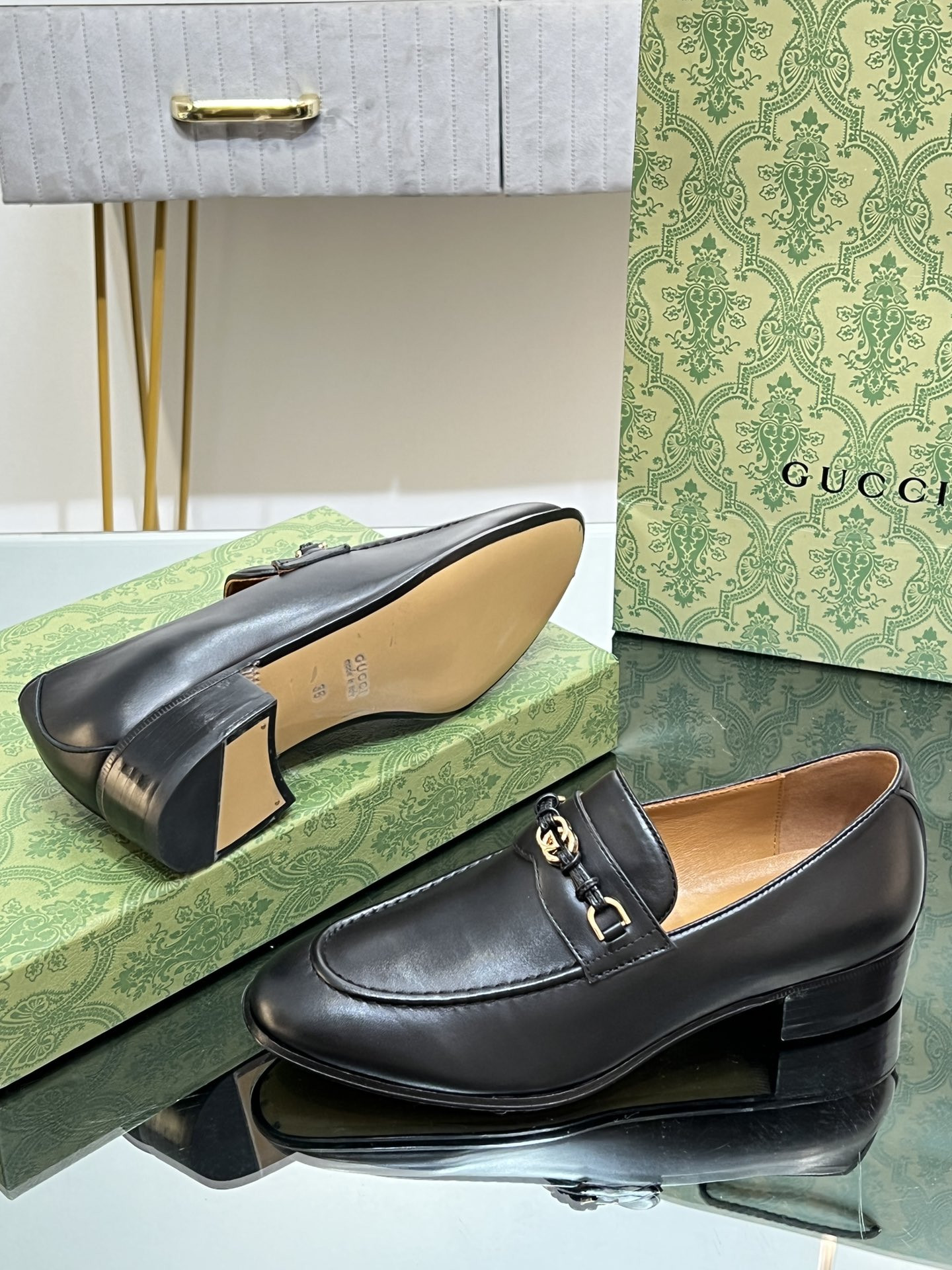 UA GUCCI INTERLOCKING G LOAFER