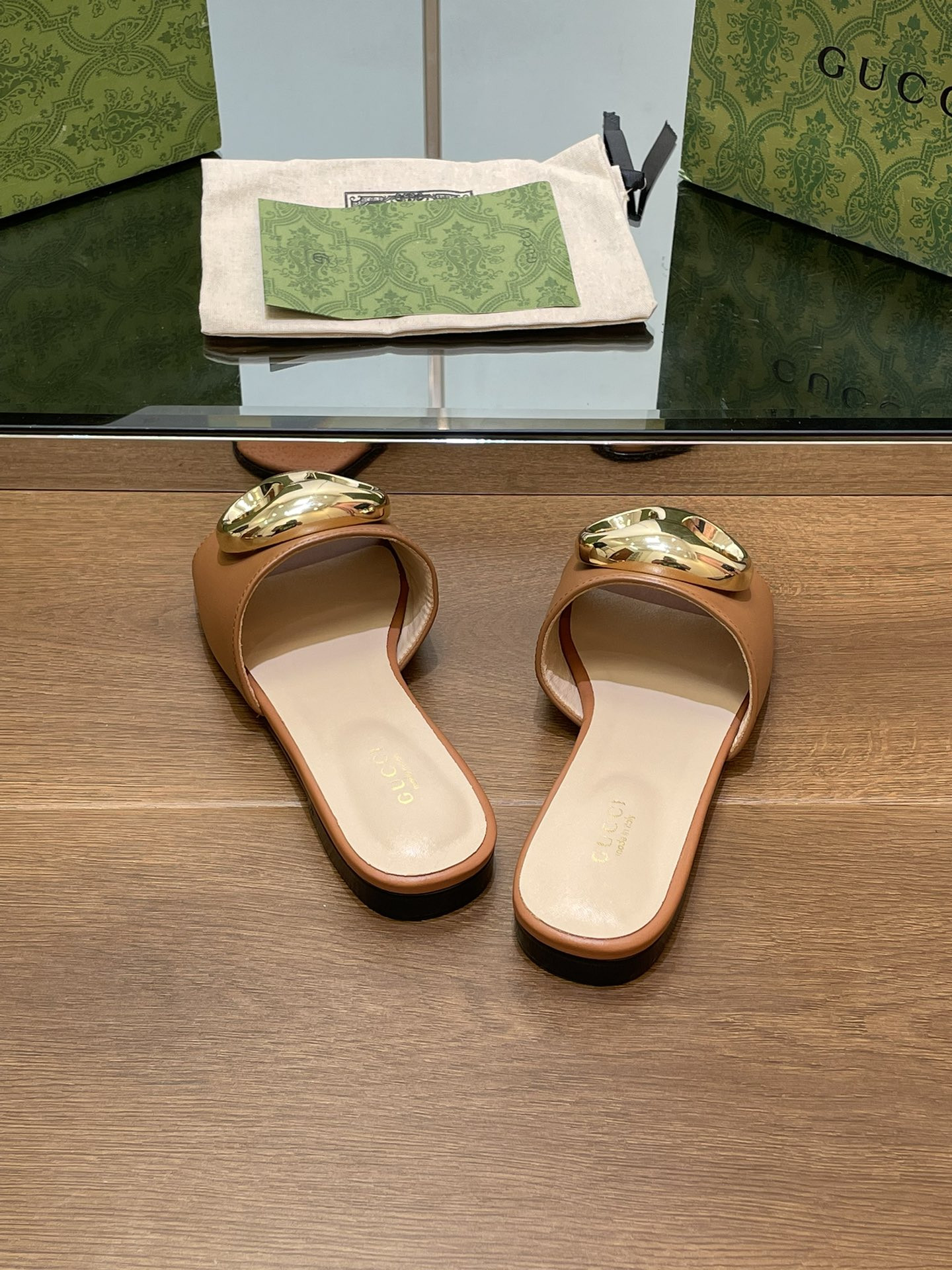 UA GUCCI MARINA CHAIN SLIDE