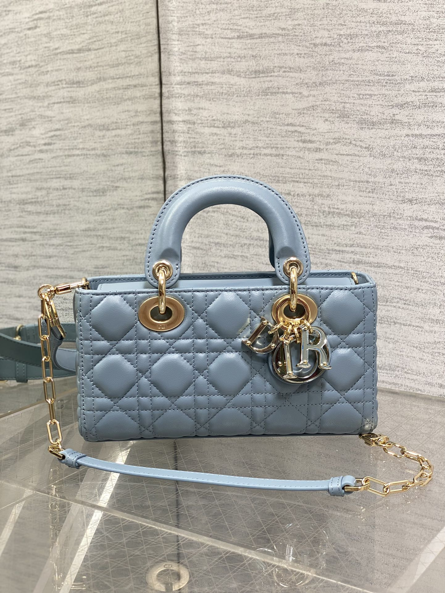 DIOR SAMLL D-JOY BAG 22.5 x 6 x 11.5CM