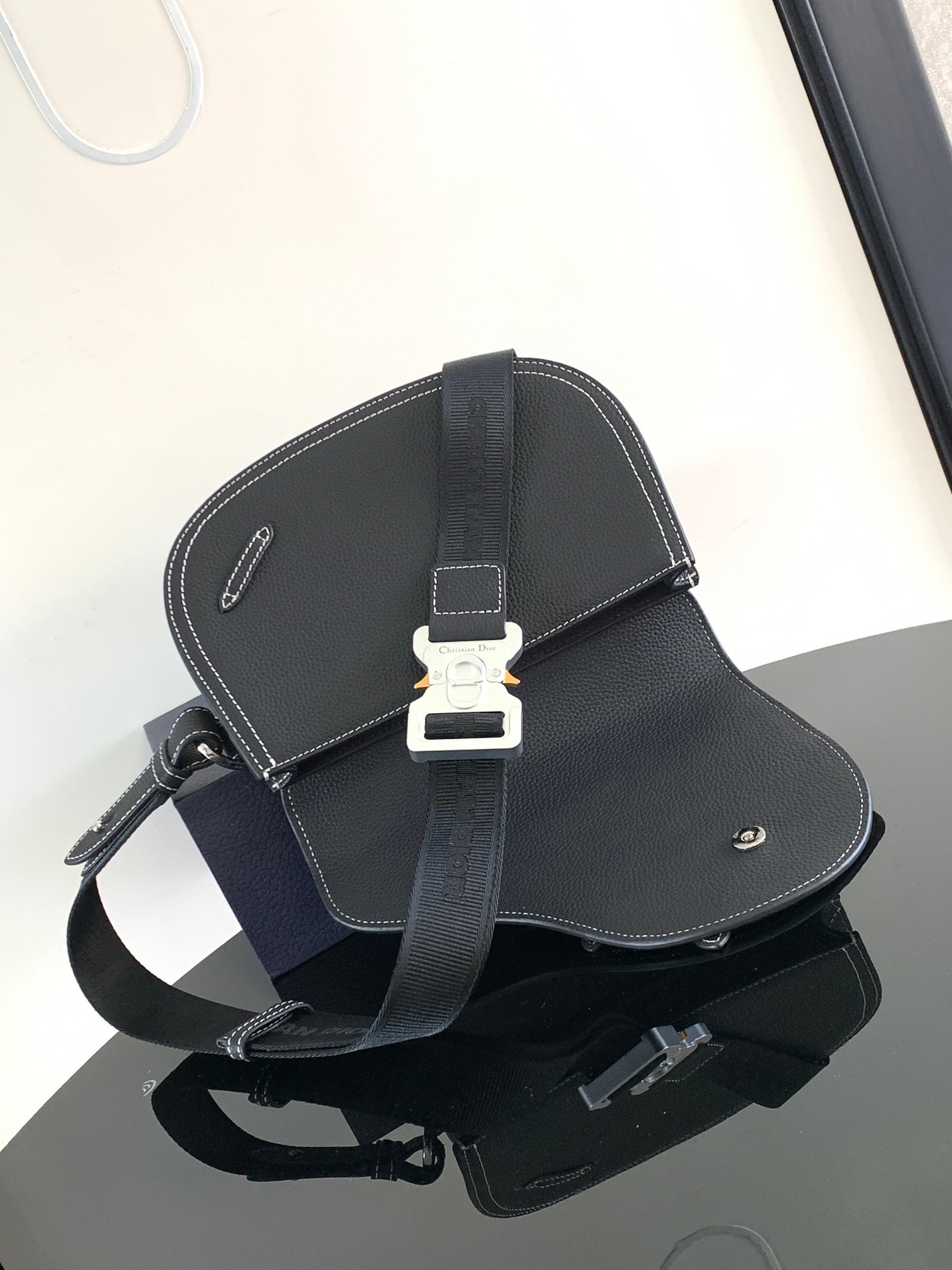 Dior Saddle Messenger Bag 24 x 16.5 x 5.5 cm