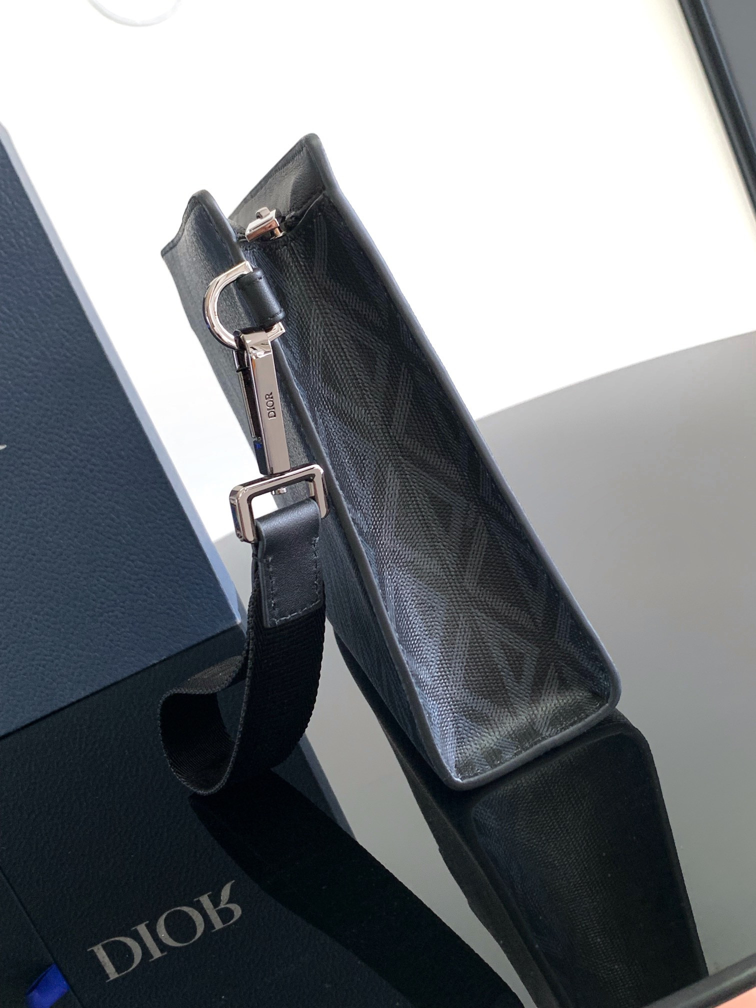 Dior A5 Triangle Pouch 27 x 19.5 x 6 cm