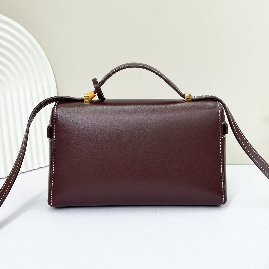 Loro Piana Extra Pocket L19 Smooth Calfskin 11 x 19 x 6.5 cm